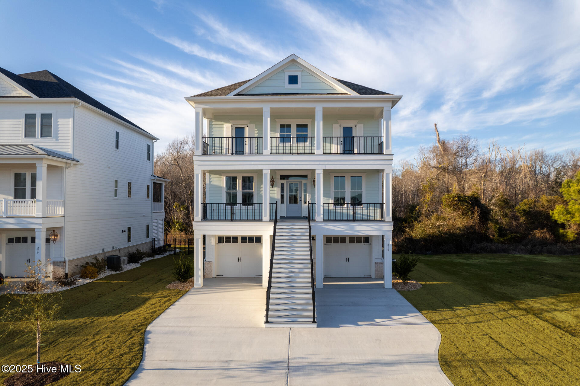 218 Colleton Square Property Photo 1