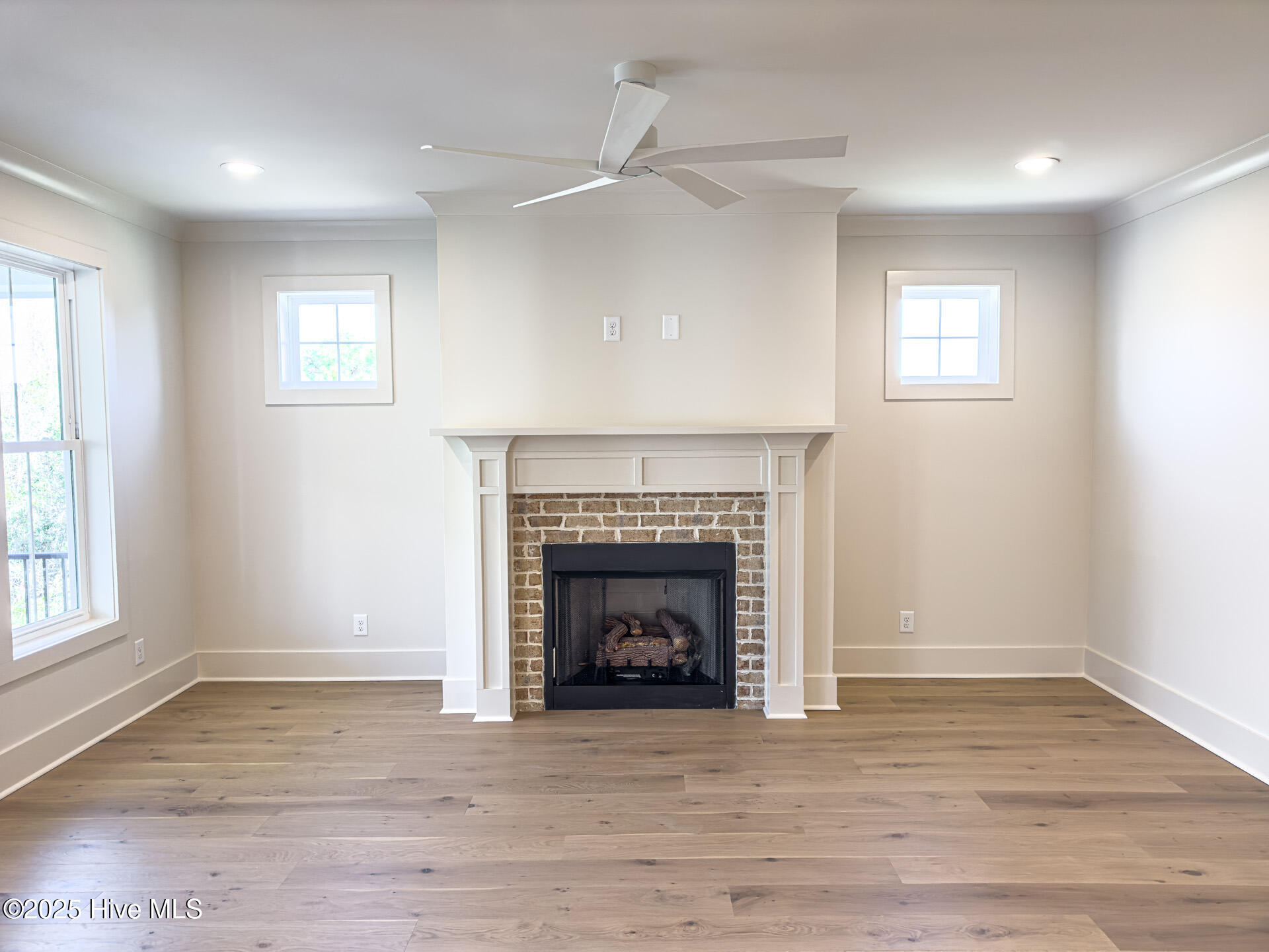 218 Colleton Square Property Photo 5