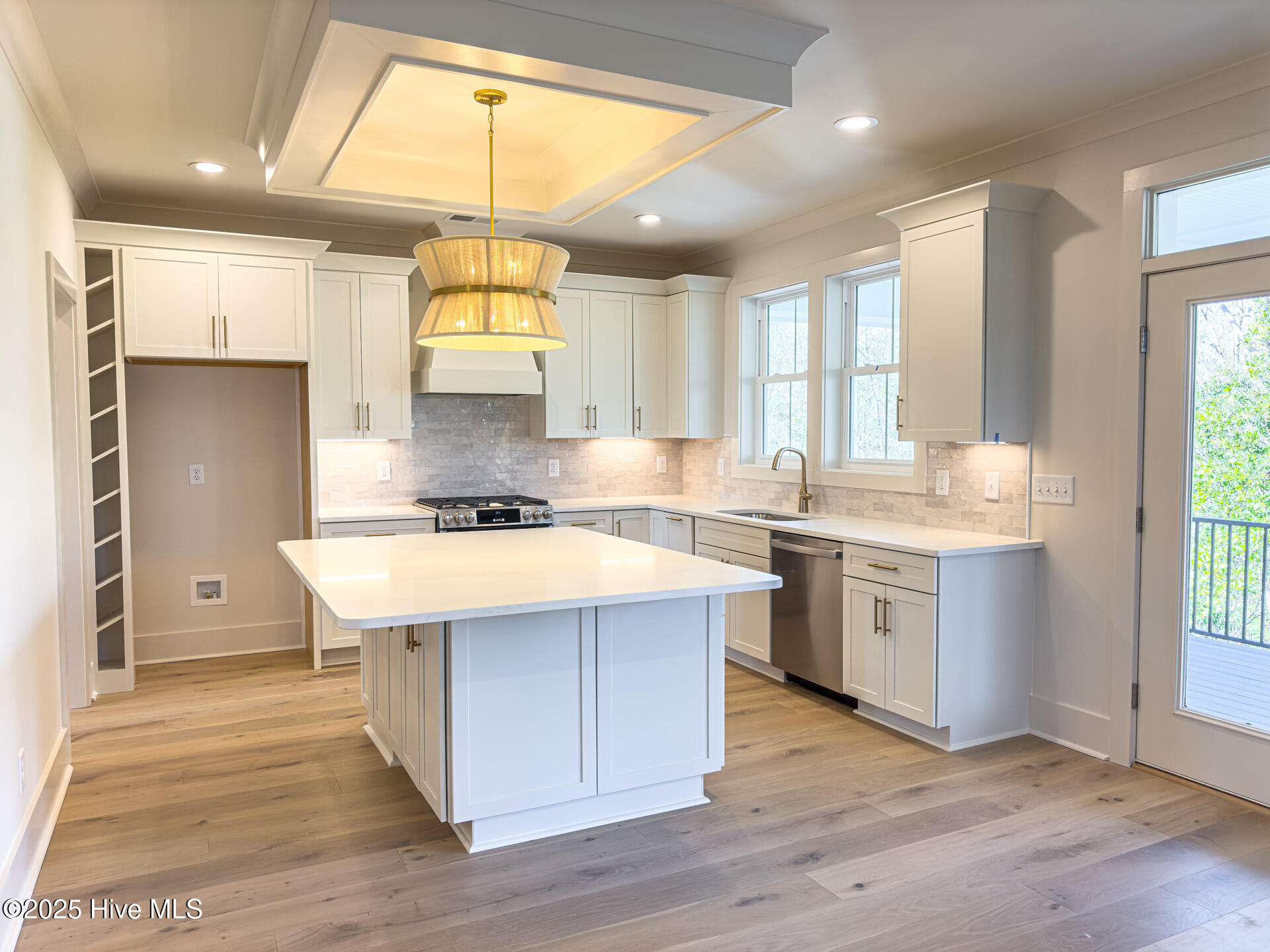 218 Colleton Square Property Photo 6
