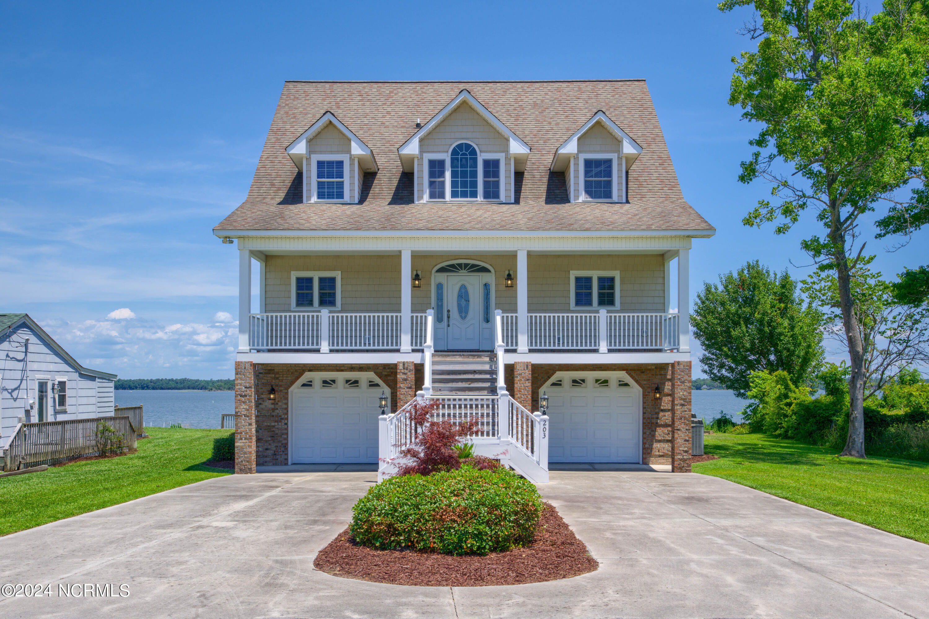 203 Riverside Drive Property Photo 1
