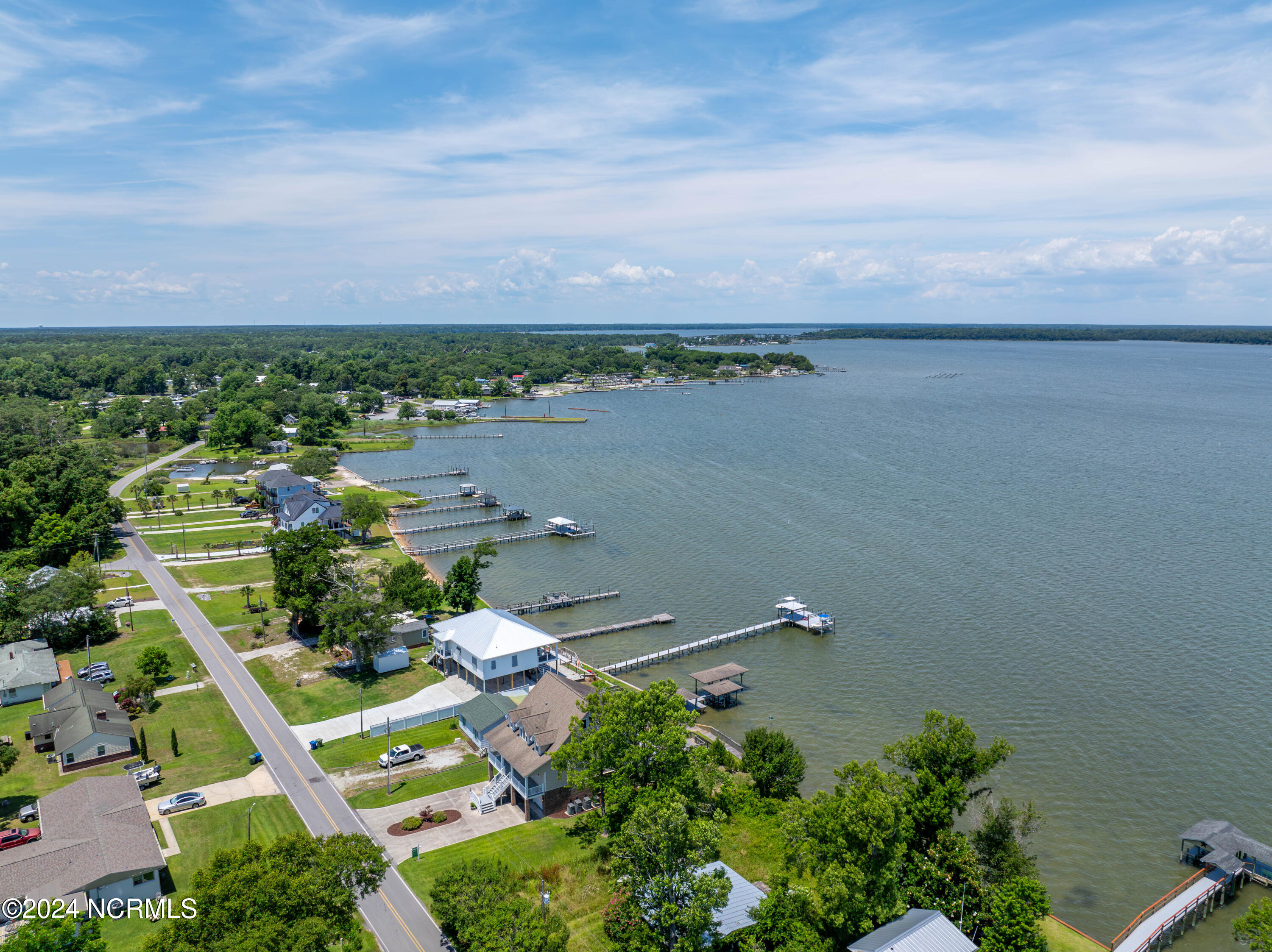 203 Riverside Drive Property Photo 5