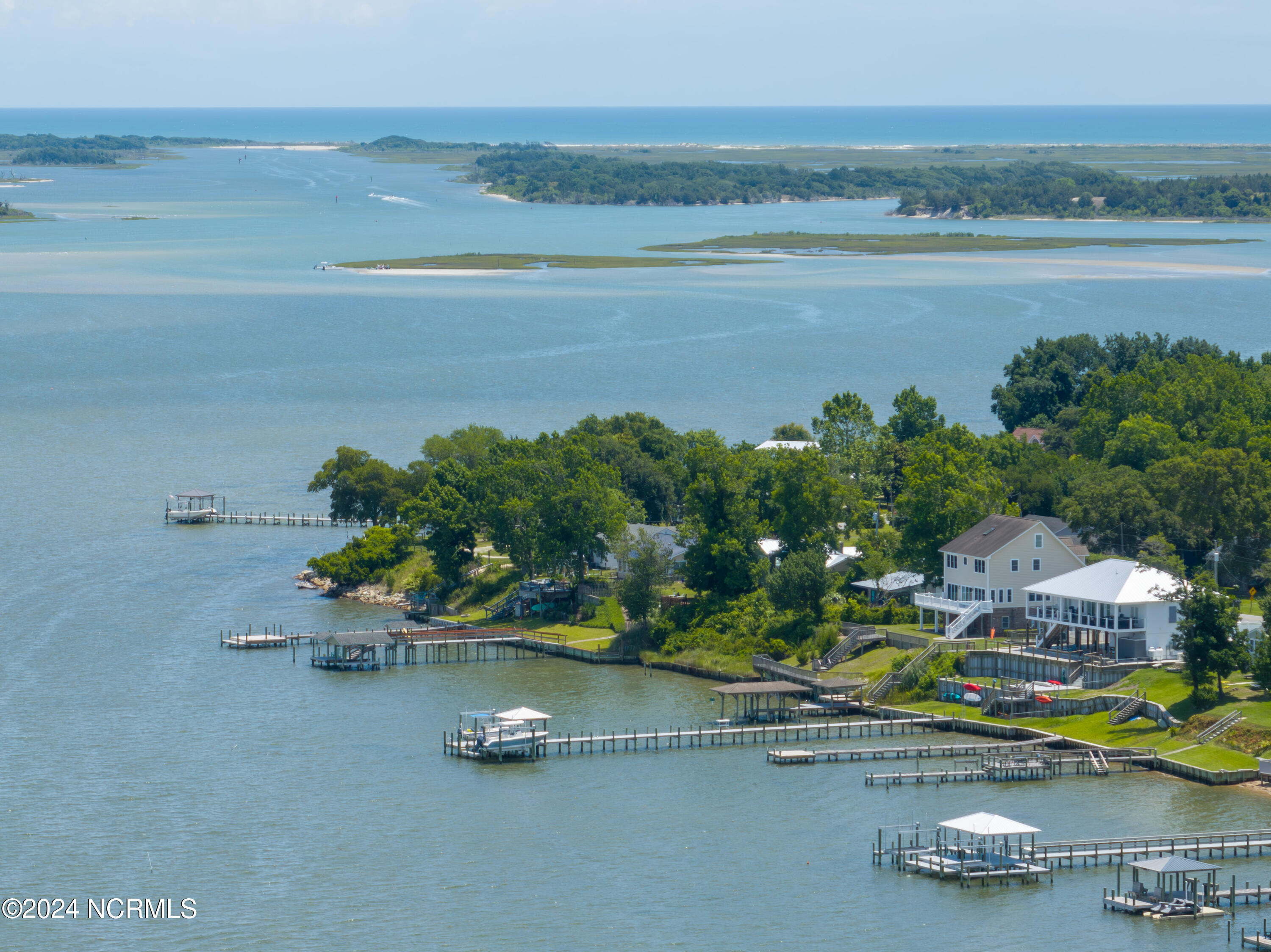 203 Riverside Drive Property Photo 7