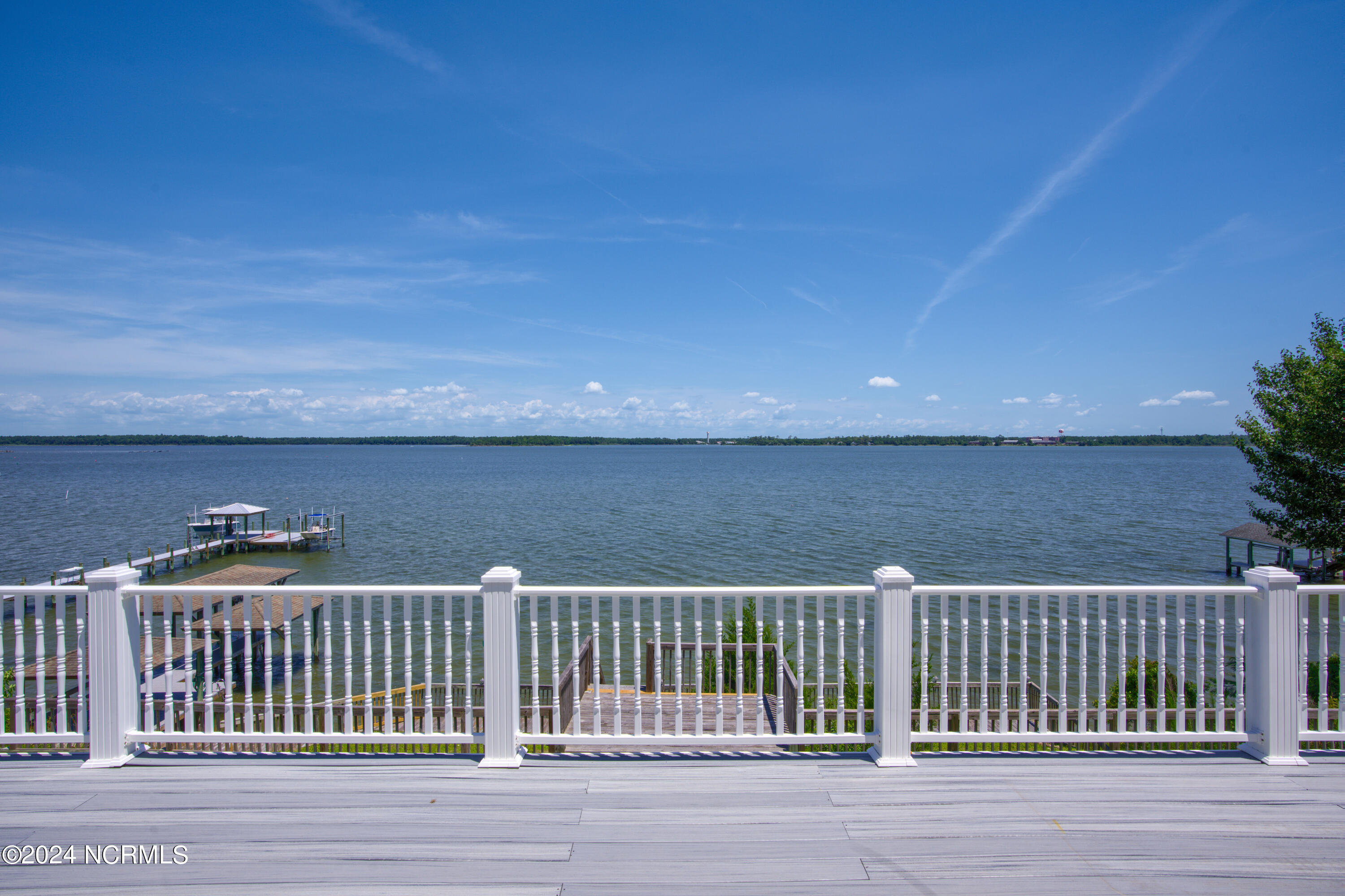 203 Riverside Drive Property Photo 10