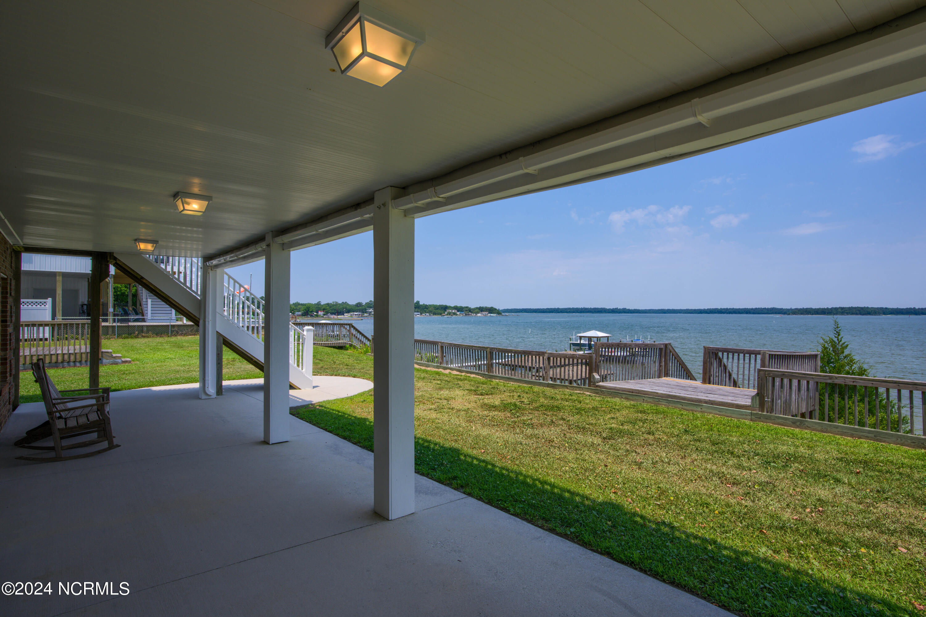 203 Riverside Drive Property Photo 13