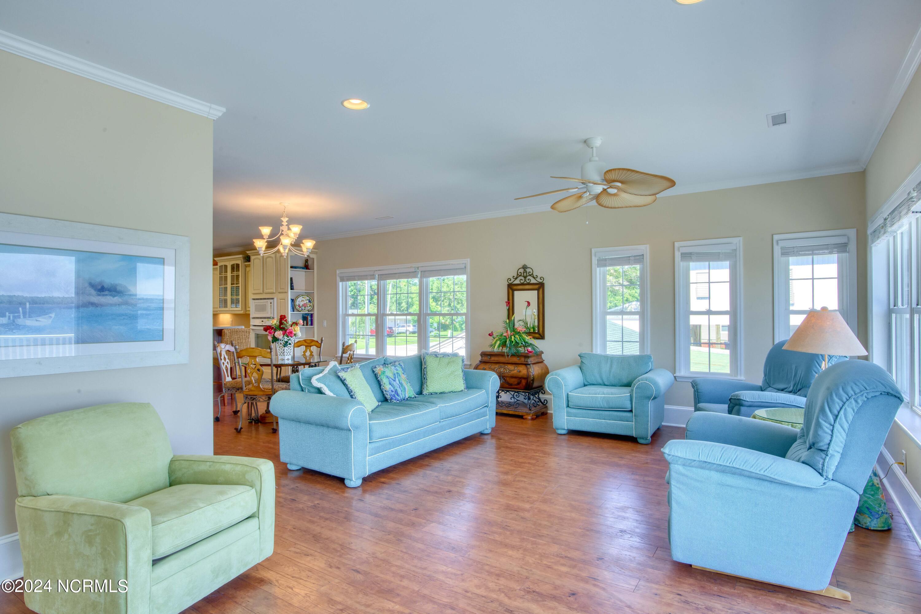 203 Riverside Drive Property Photo 19