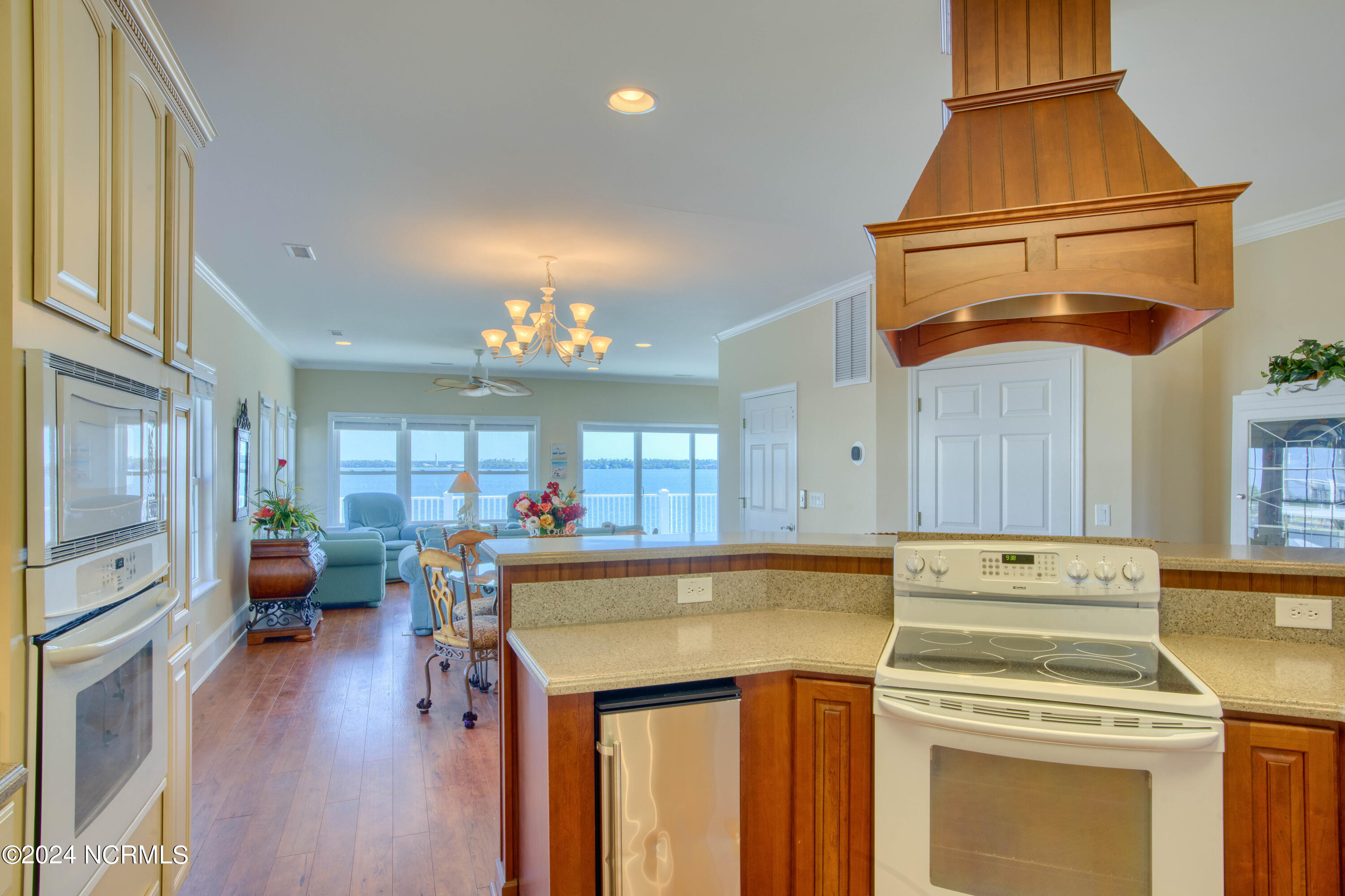 203 Riverside Drive Property Photo 25