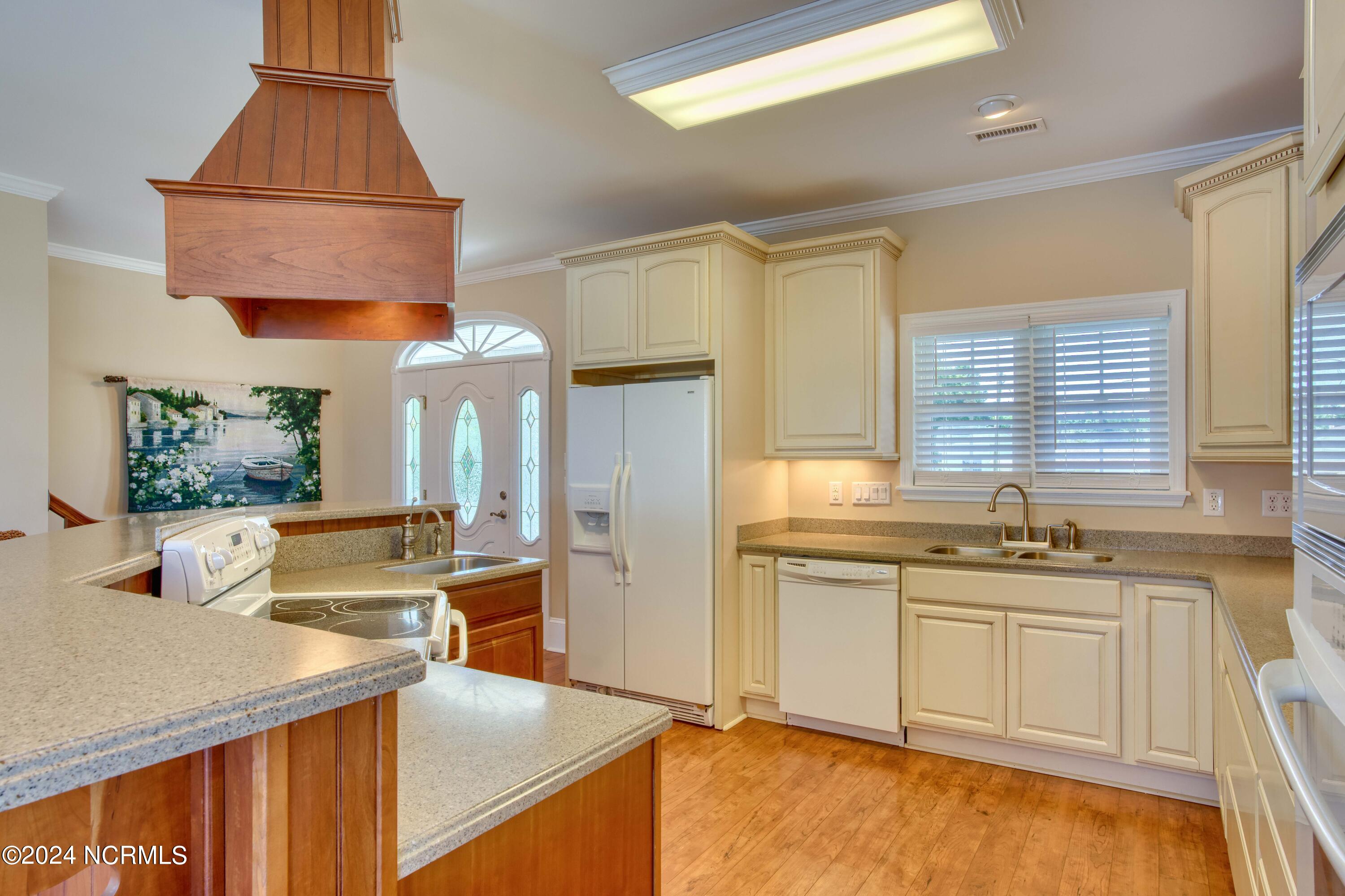 203 Riverside Drive Property Photo 27