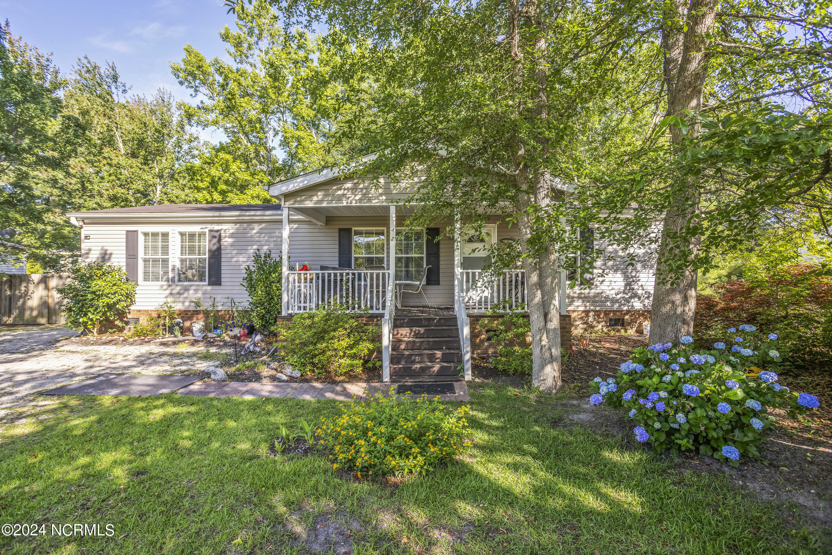 4925 Lakewood Drive Property Photo 1