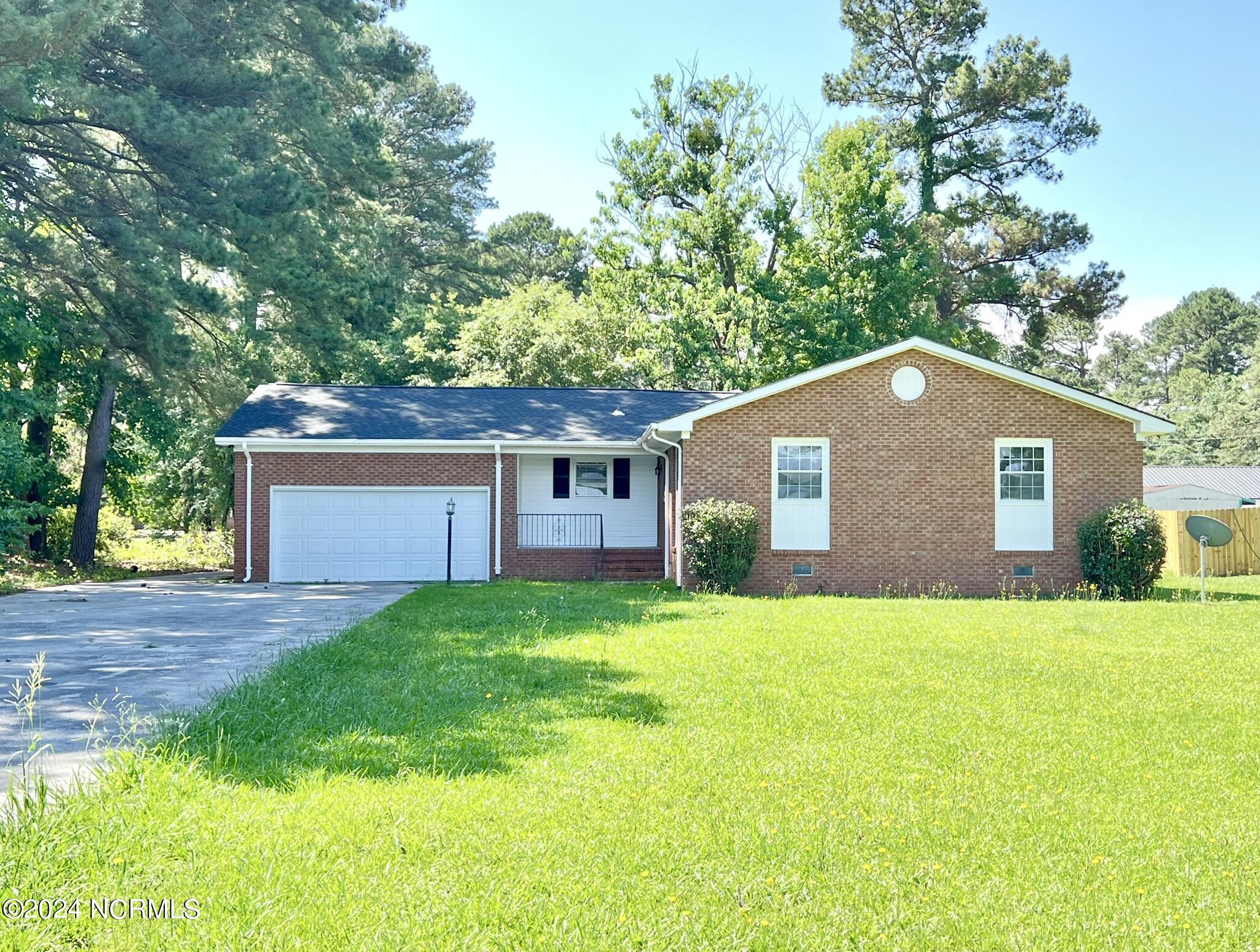 710 W Wards Bridge Road Property Photo 1