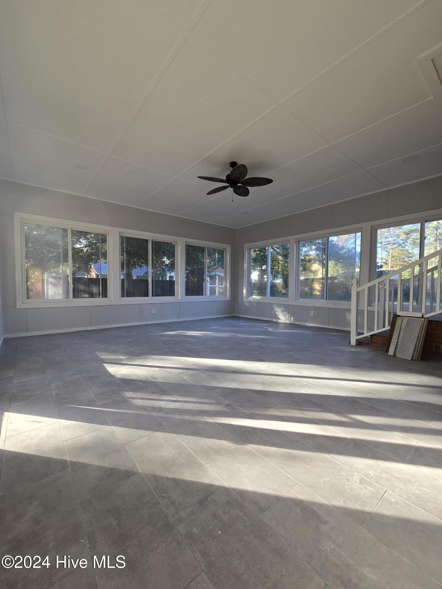 710 W Wards Bridge Road Property Photo 3