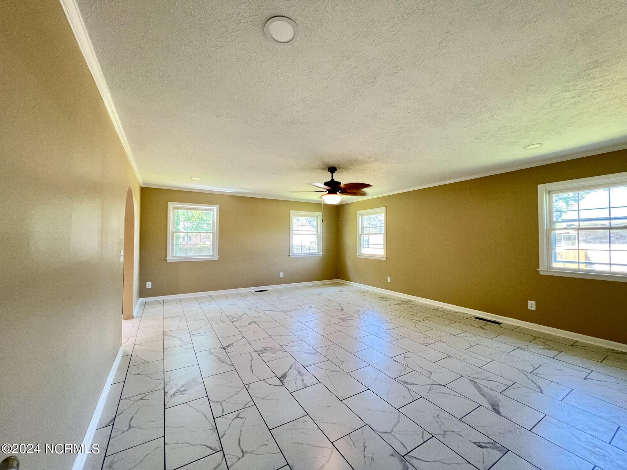710 W Wards Bridge Road Property Photo 10