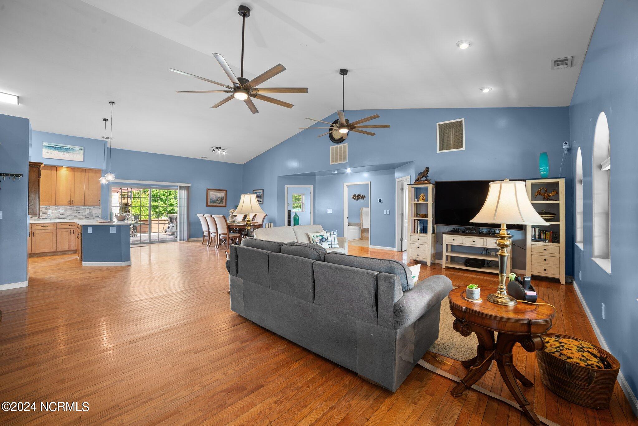 40 Beach Road Property Photo 53