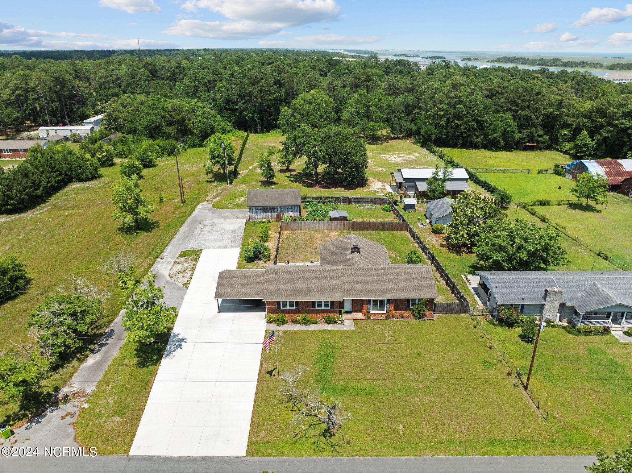 5301 Peden Point Road Property Photo 4