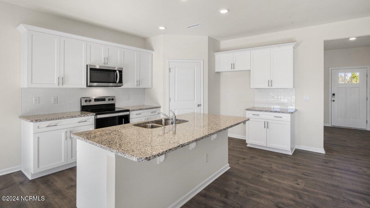 3021 Platinum Circle Property Photo 5
