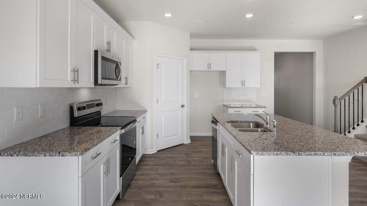 3021 Platinum Circle Property Photo 6
