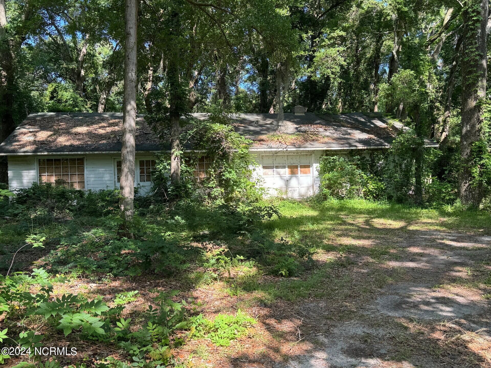 7701 Myrtle Grove Road Property Photo 4