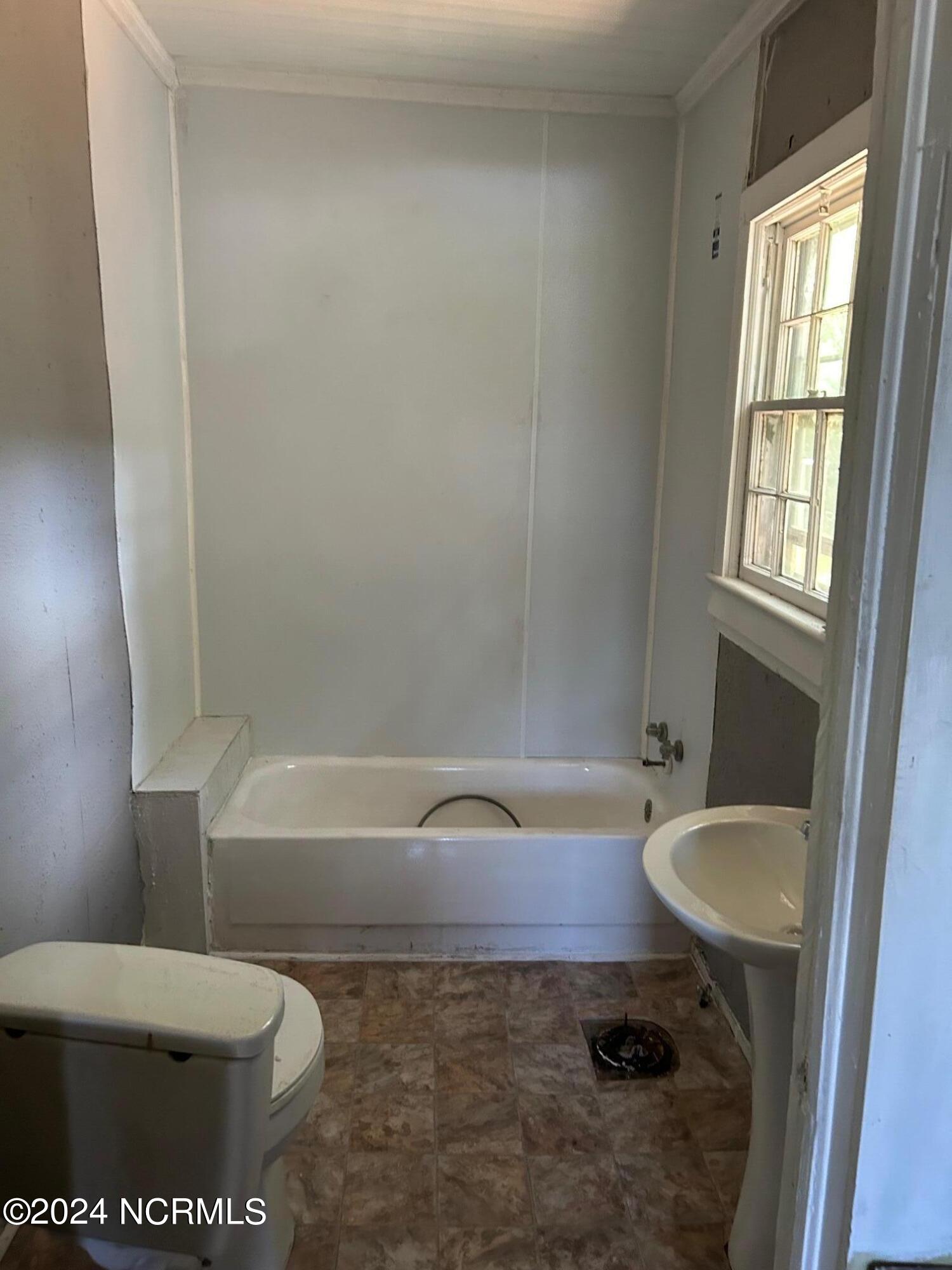 211 Cedar Street Property Photo 5