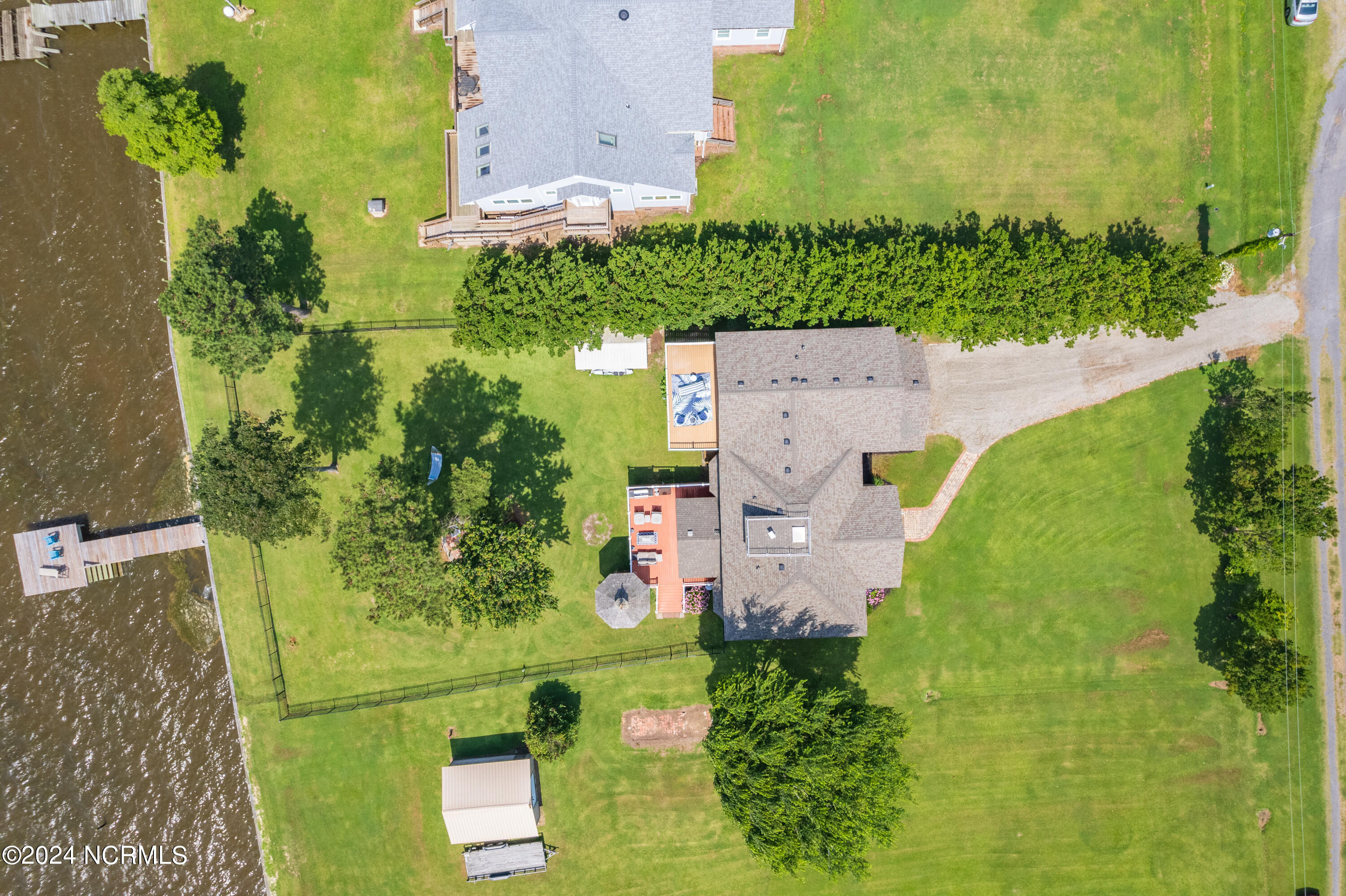 221 Rocky Street Property Photo 4