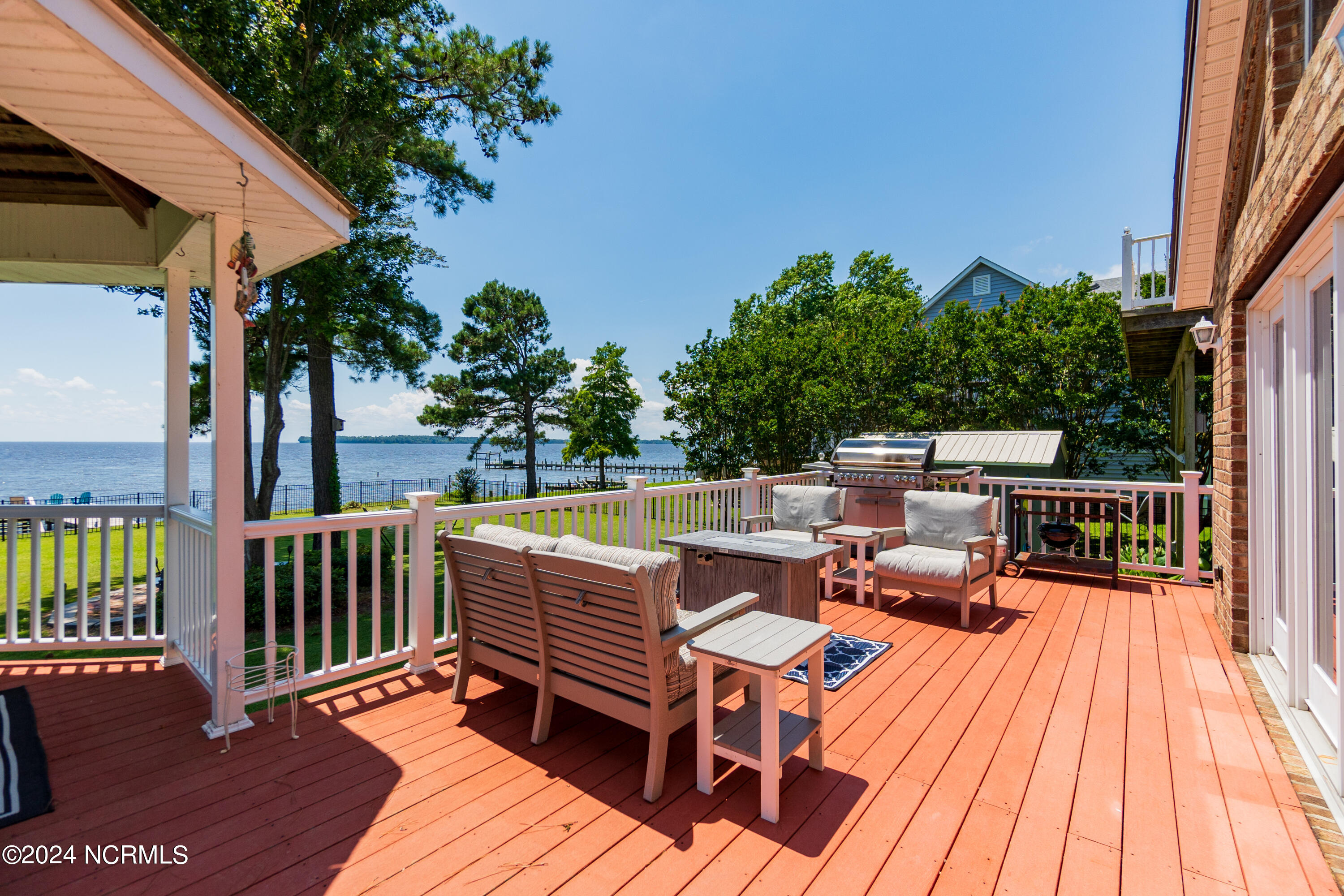 221 Rocky Street Property Photo 12