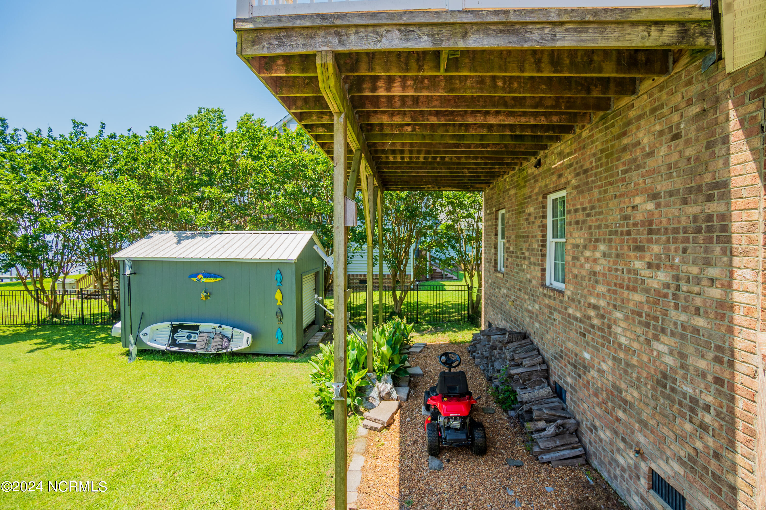 221 Rocky Street Property Photo 14
