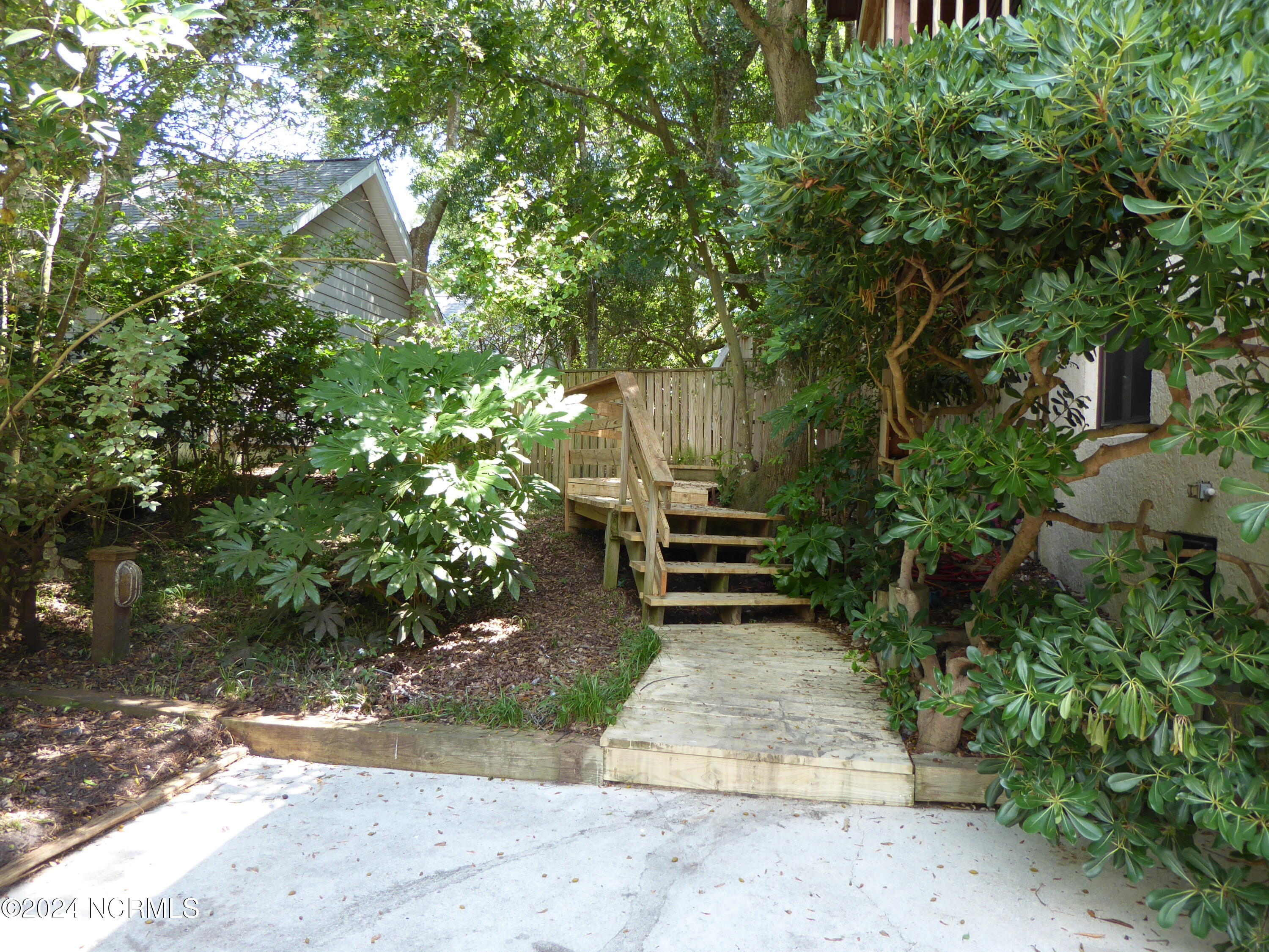 113 Hoop Pole Creek Drive Property Photo 8