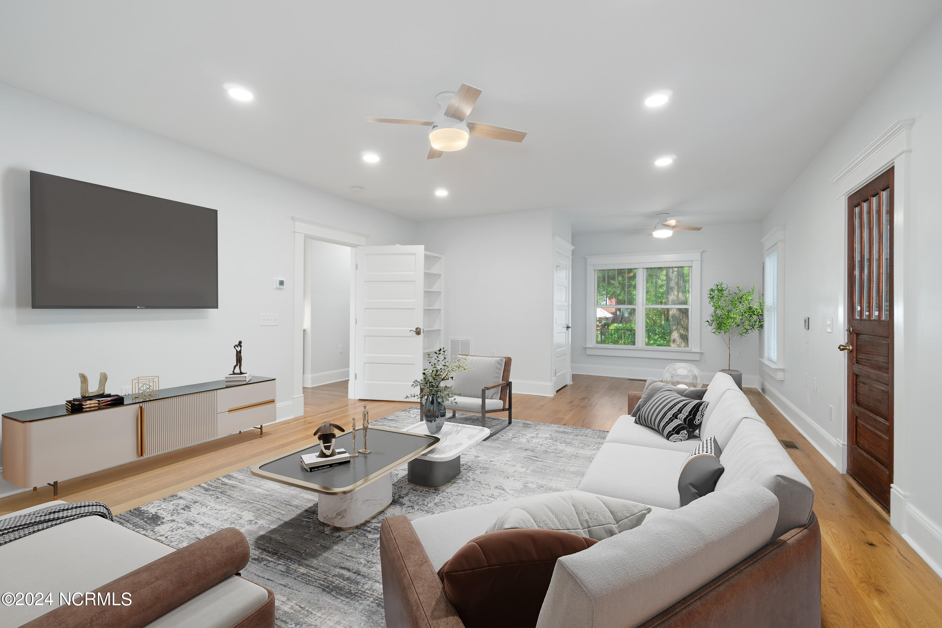 404 Avenue C Property Photo 6