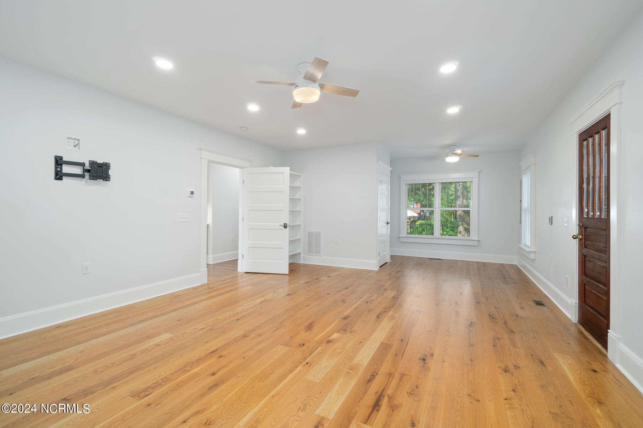 404 Avenue C Property Photo 7
