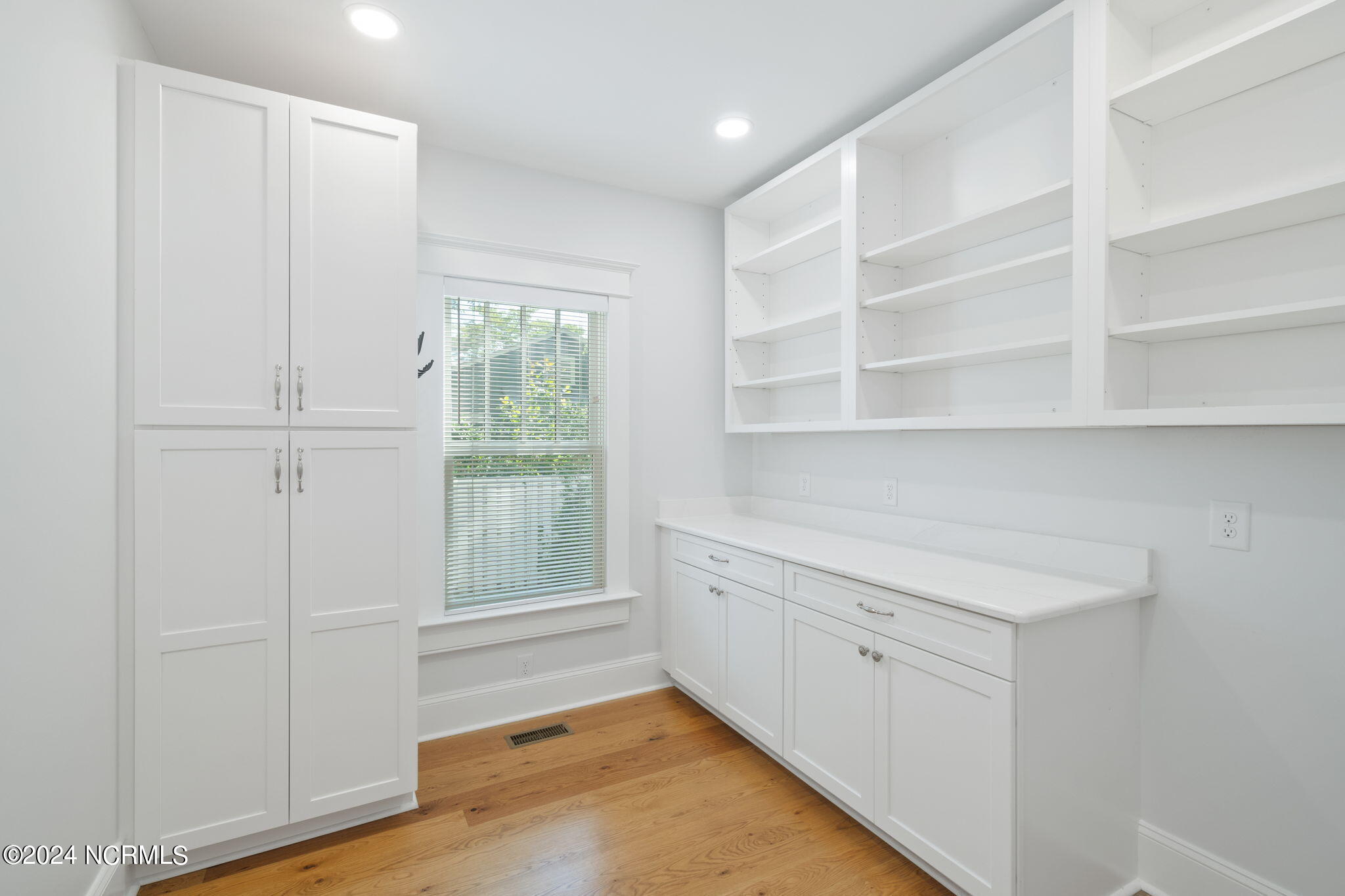 404 Avenue C Property Photo 8