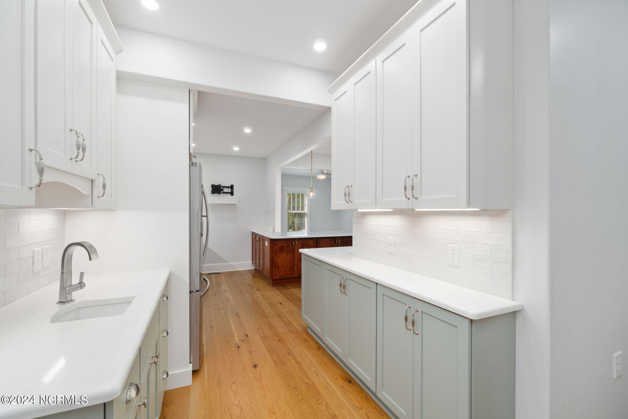 404 Avenue C Property Photo 9