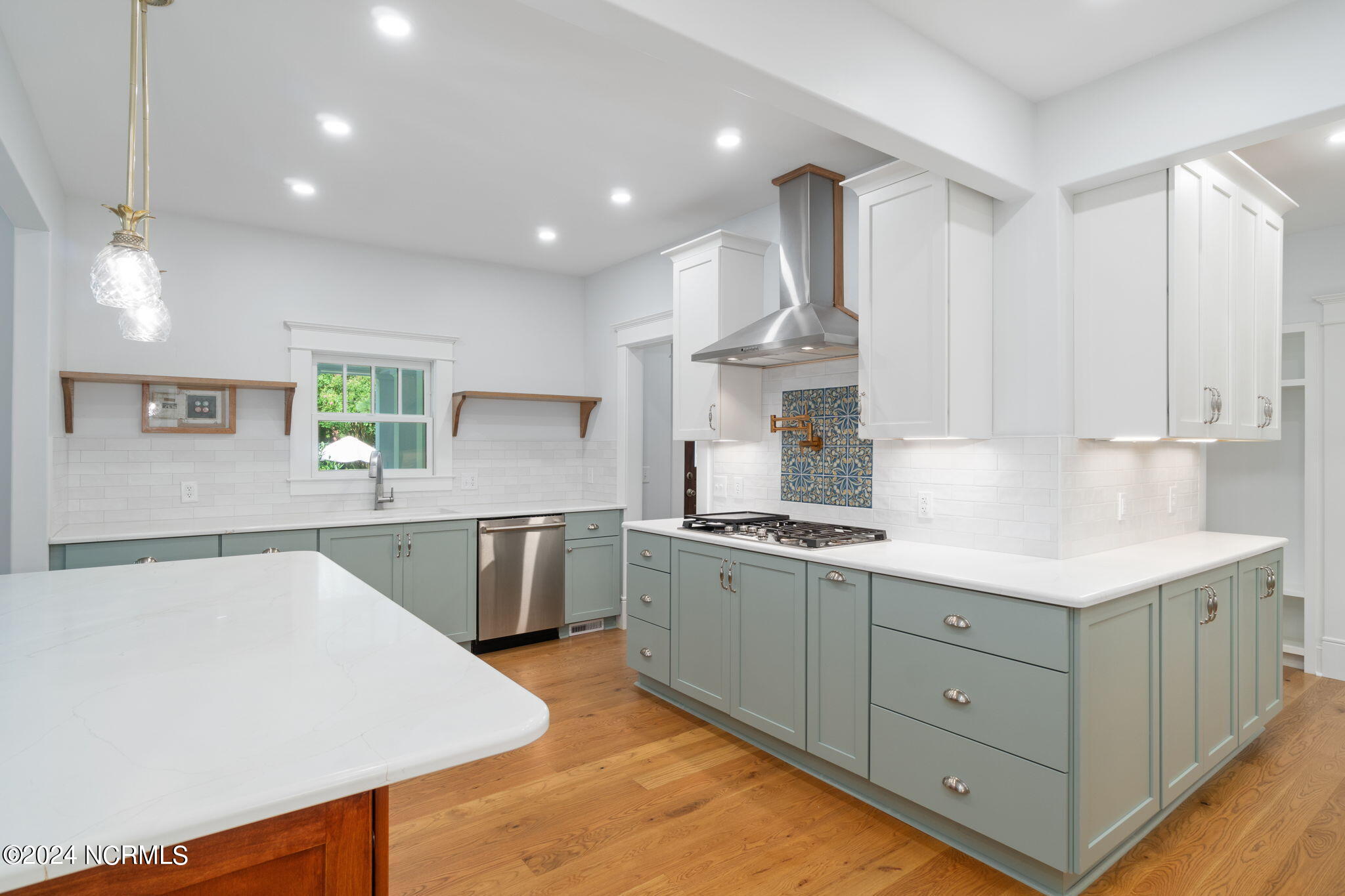 404 Avenue C Property Photo 10