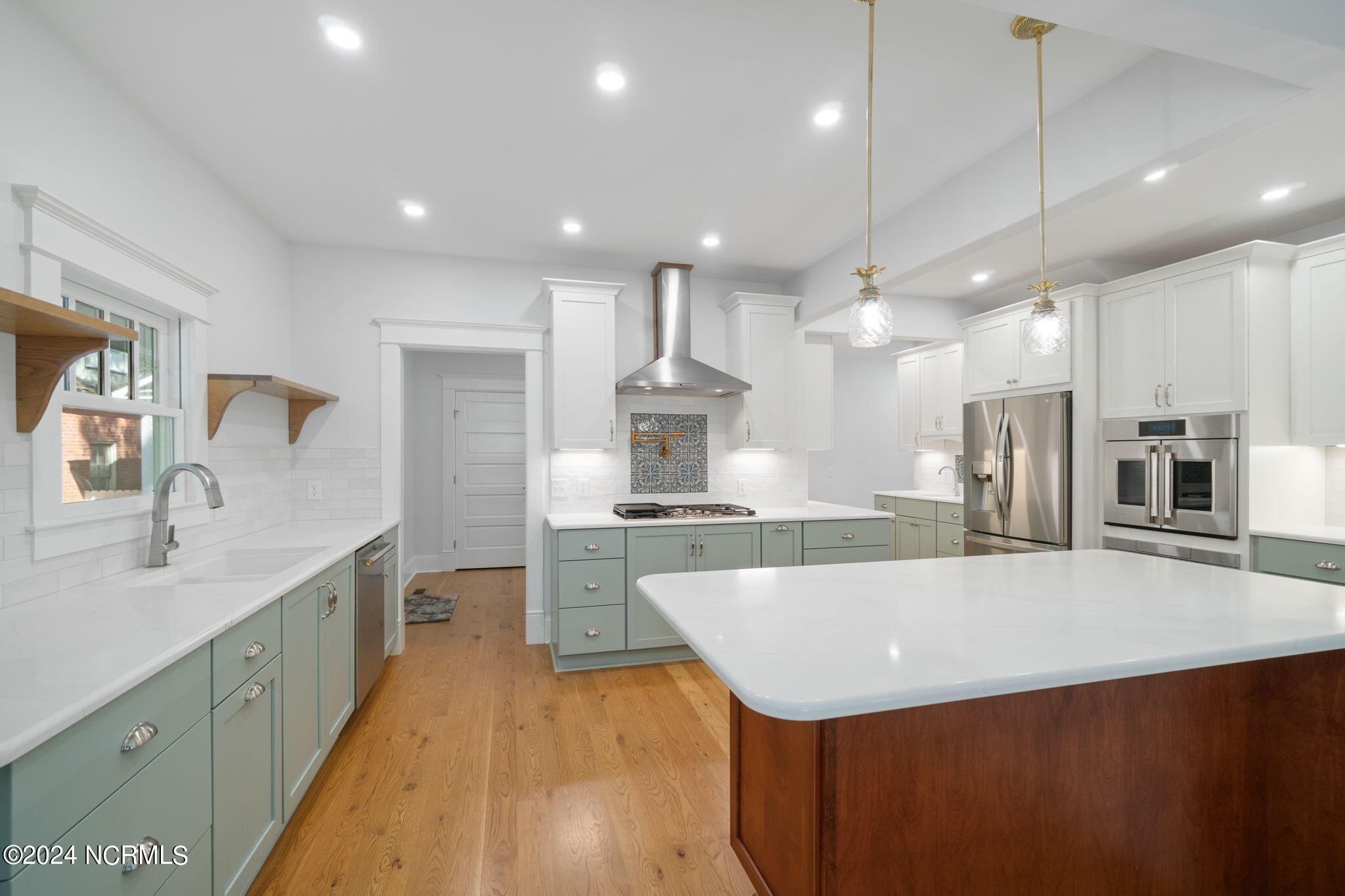 404 Avenue C Property Photo 11