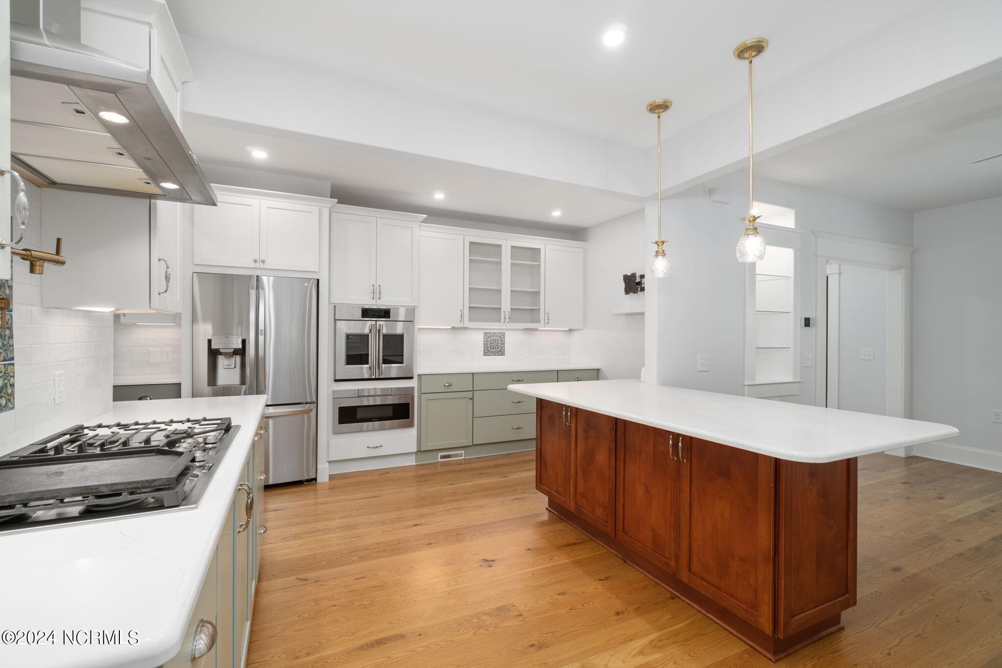 404 Avenue C Property Photo 14