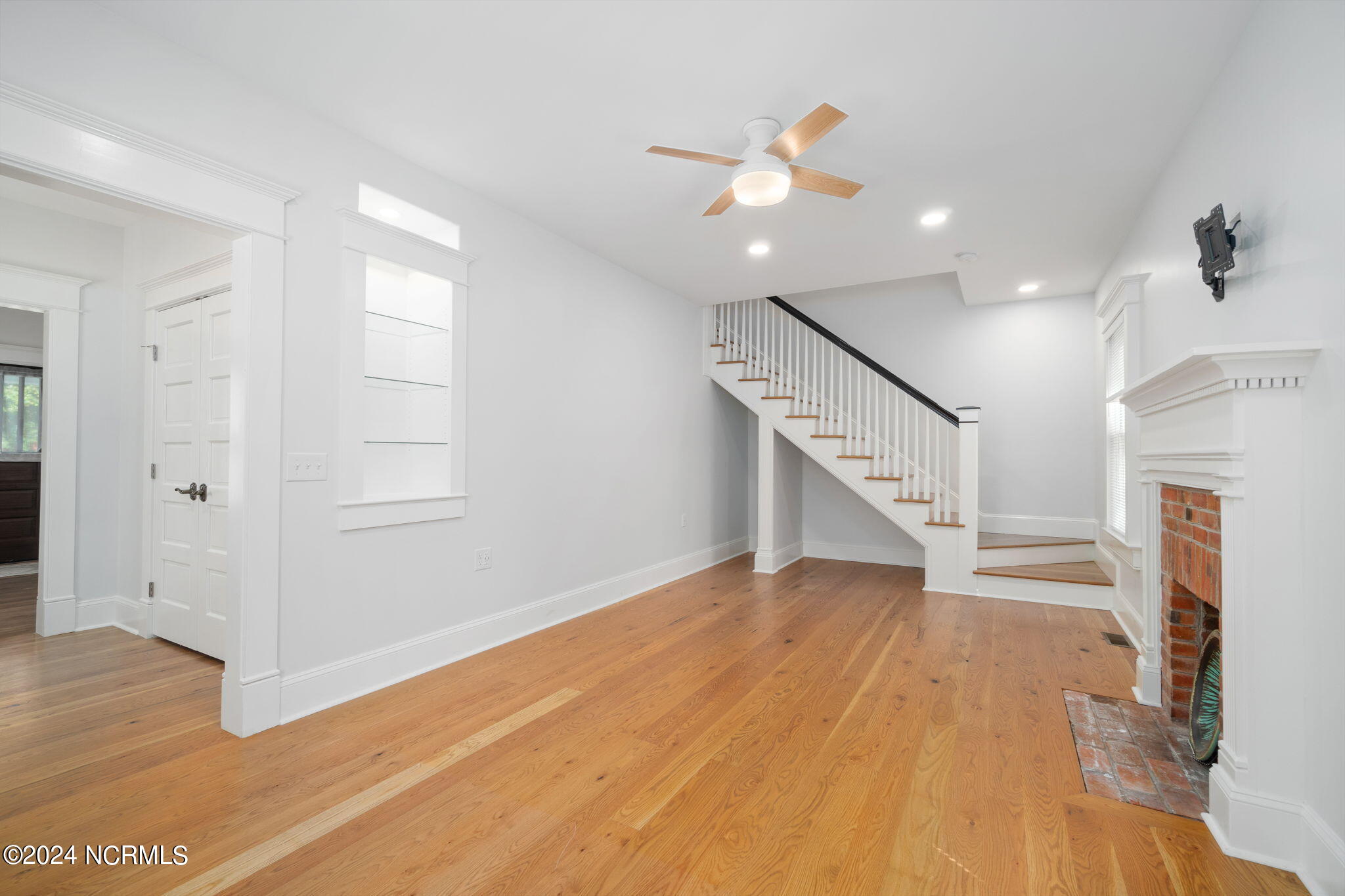 404 Avenue C Property Photo 19