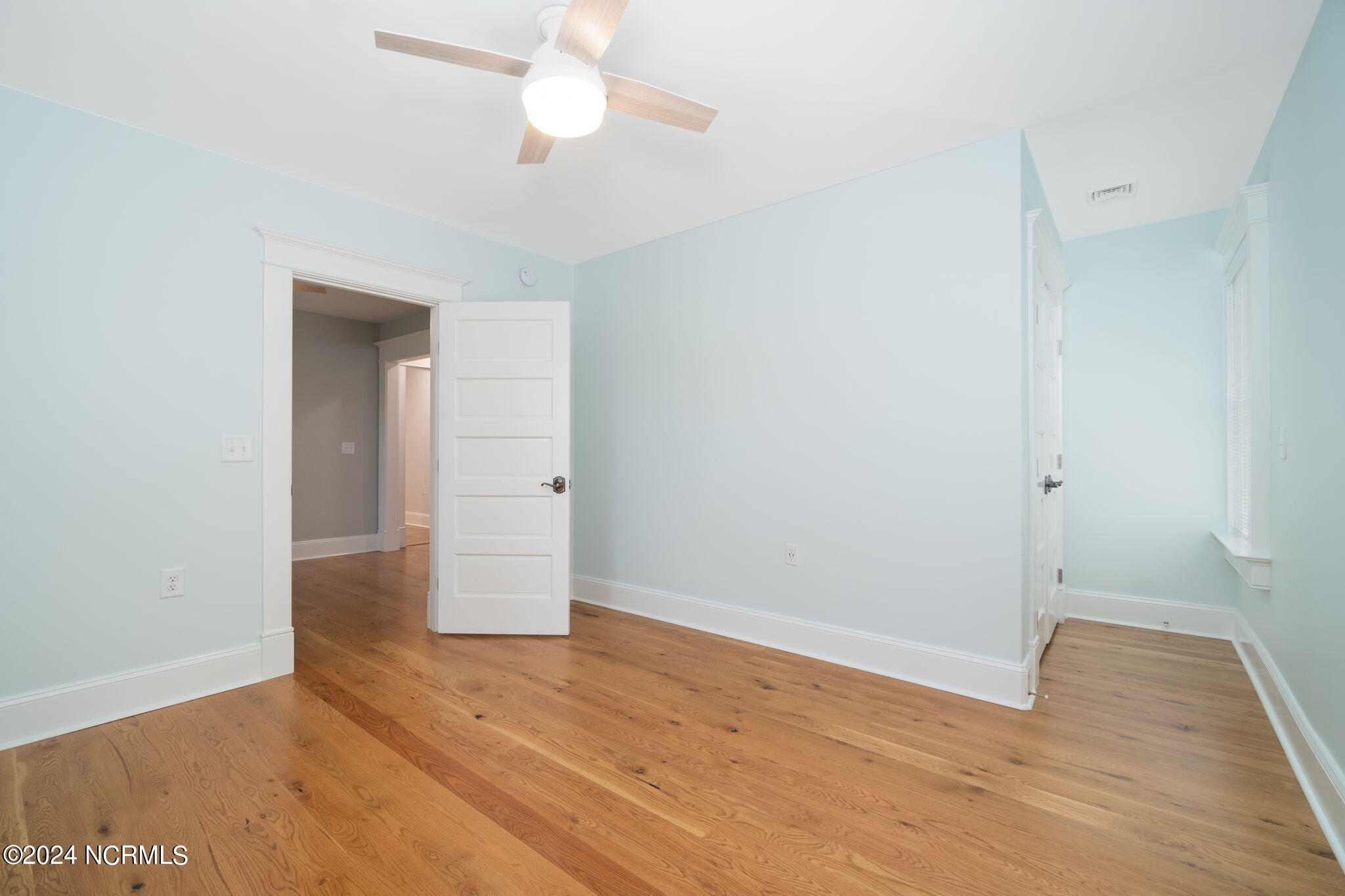 404 Avenue C Property Photo 28