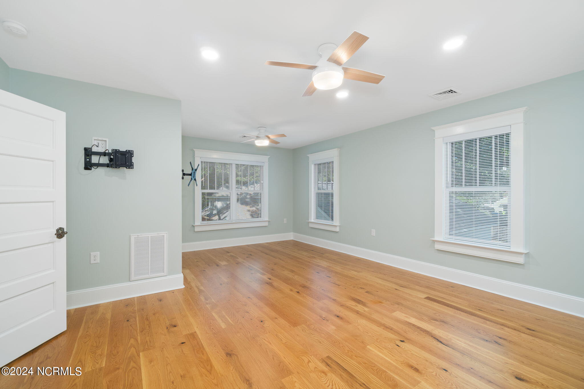 404 Avenue C Property Photo 30