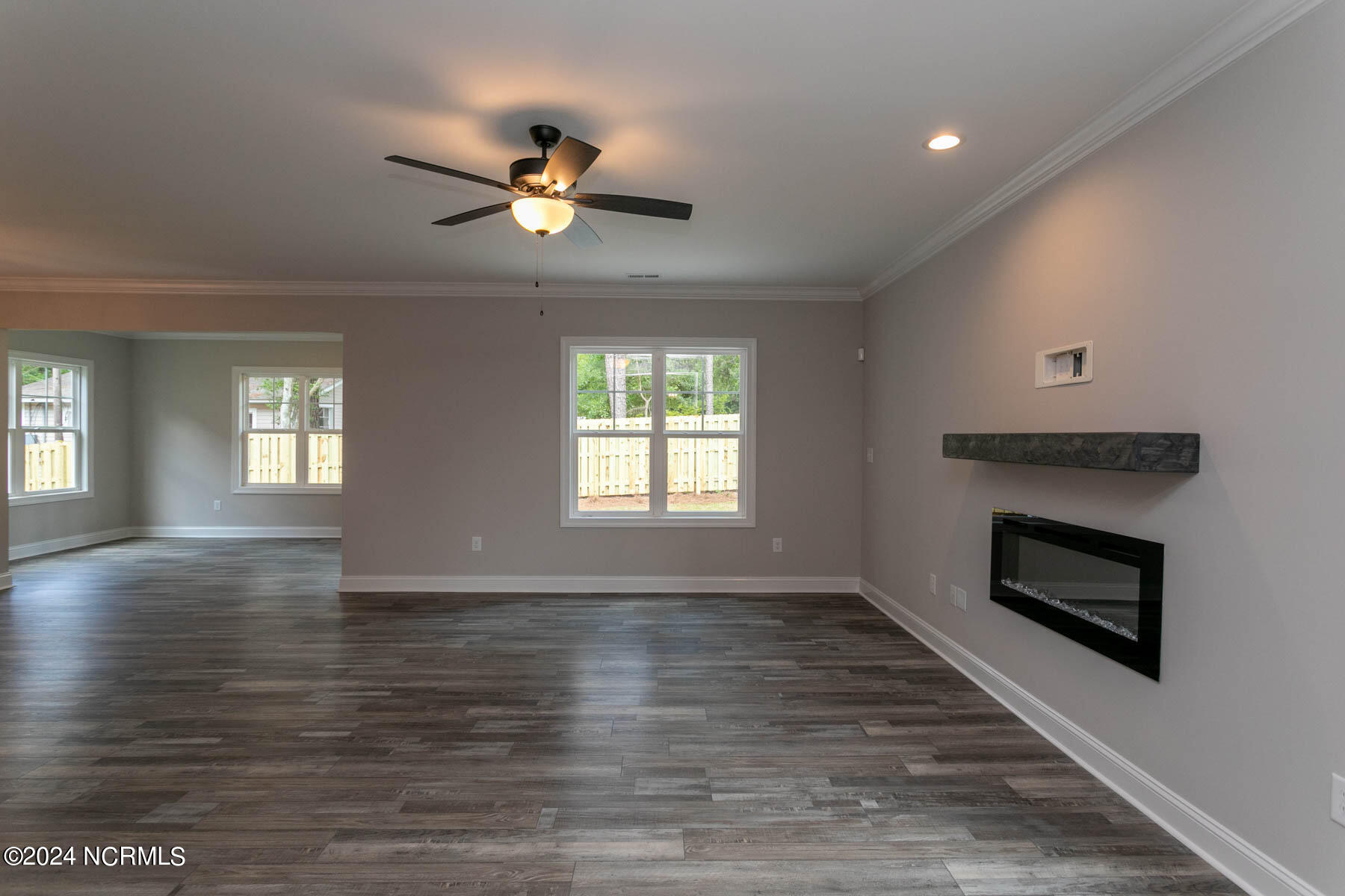 525 N Sycamore Street Property Photo 5