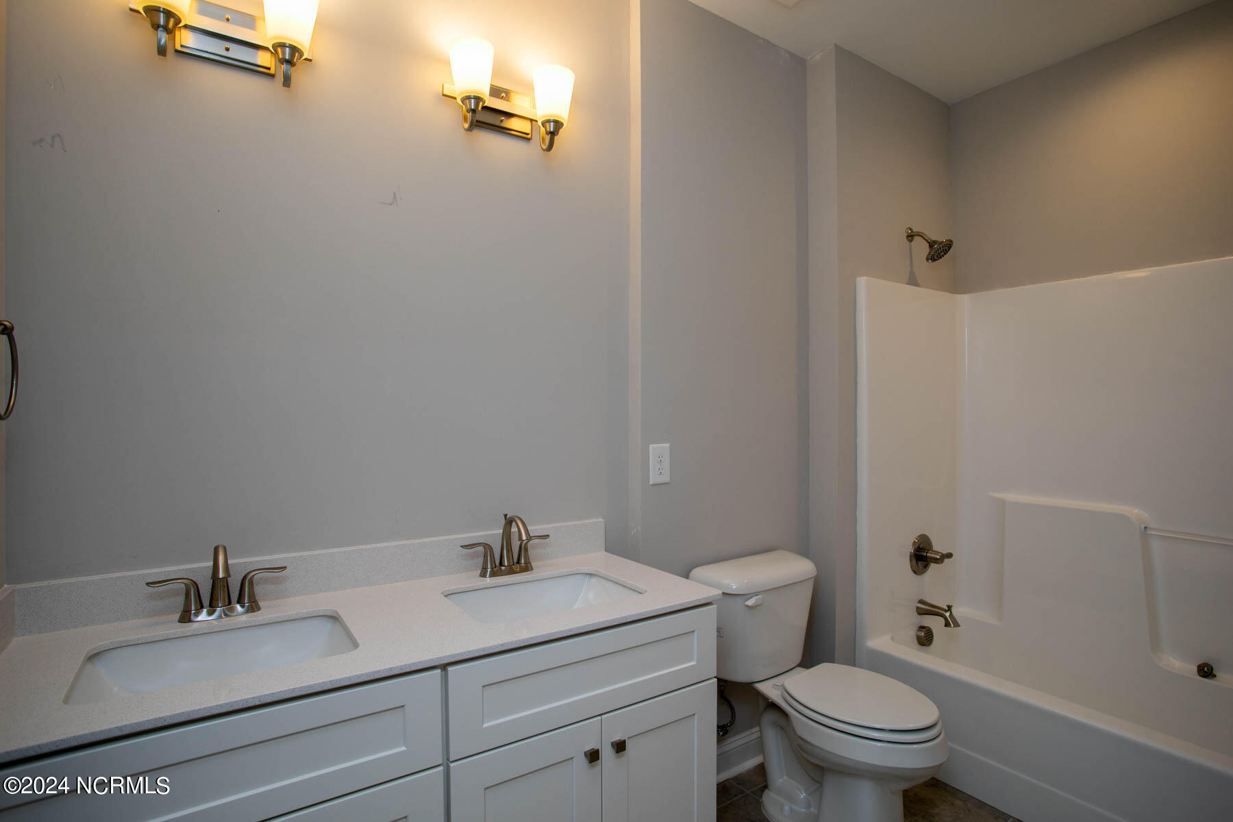 525 N Sycamore Street Property Photo 32