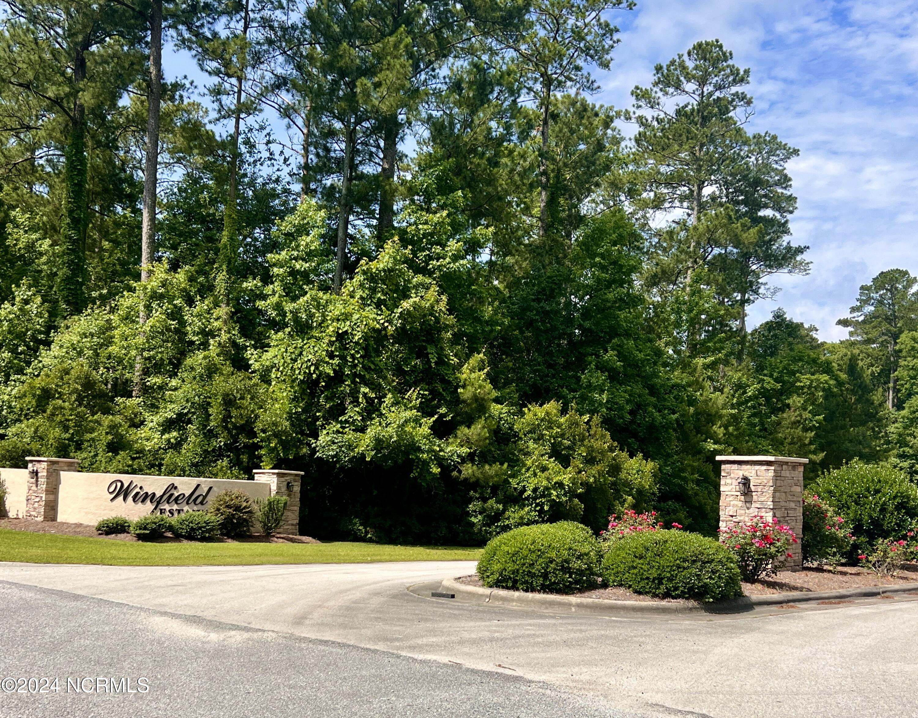 970 Winfield Lane Property Photo 3