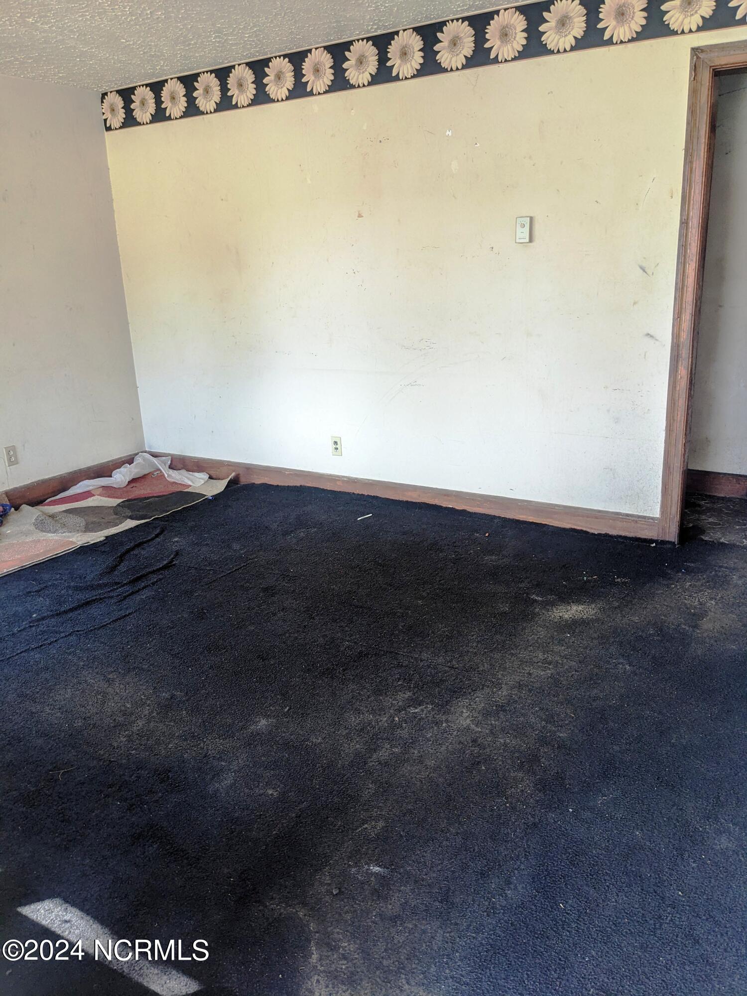 1203 Lincoln Street Property Photo 2