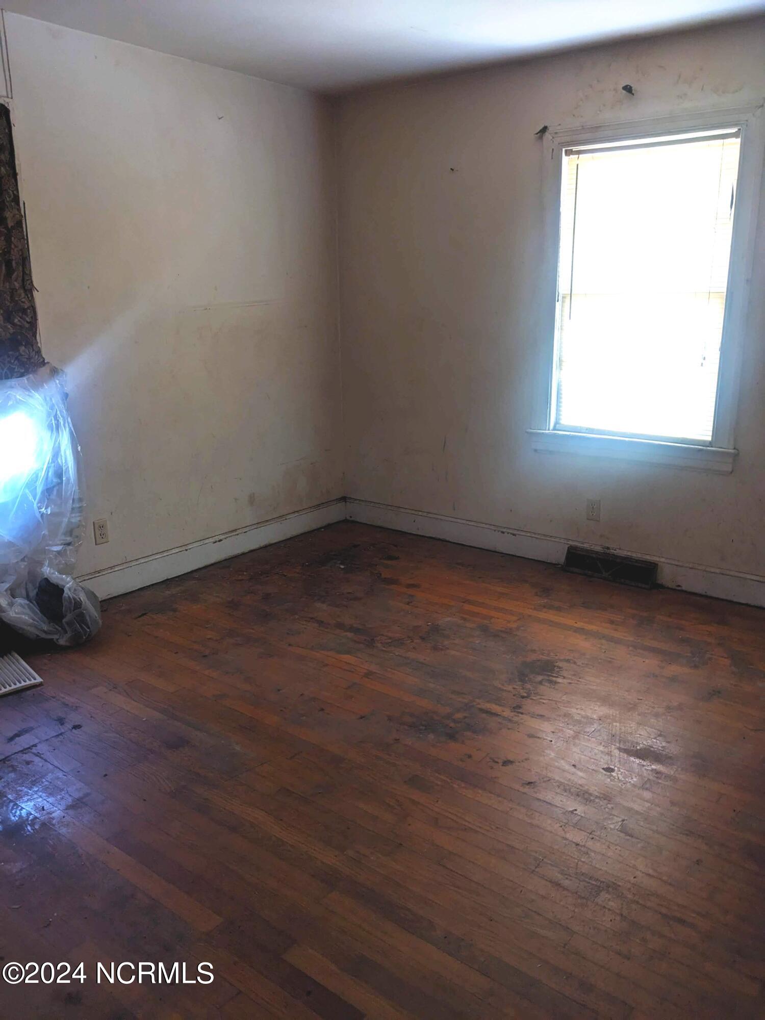1203 Lincoln Street Property Photo 4