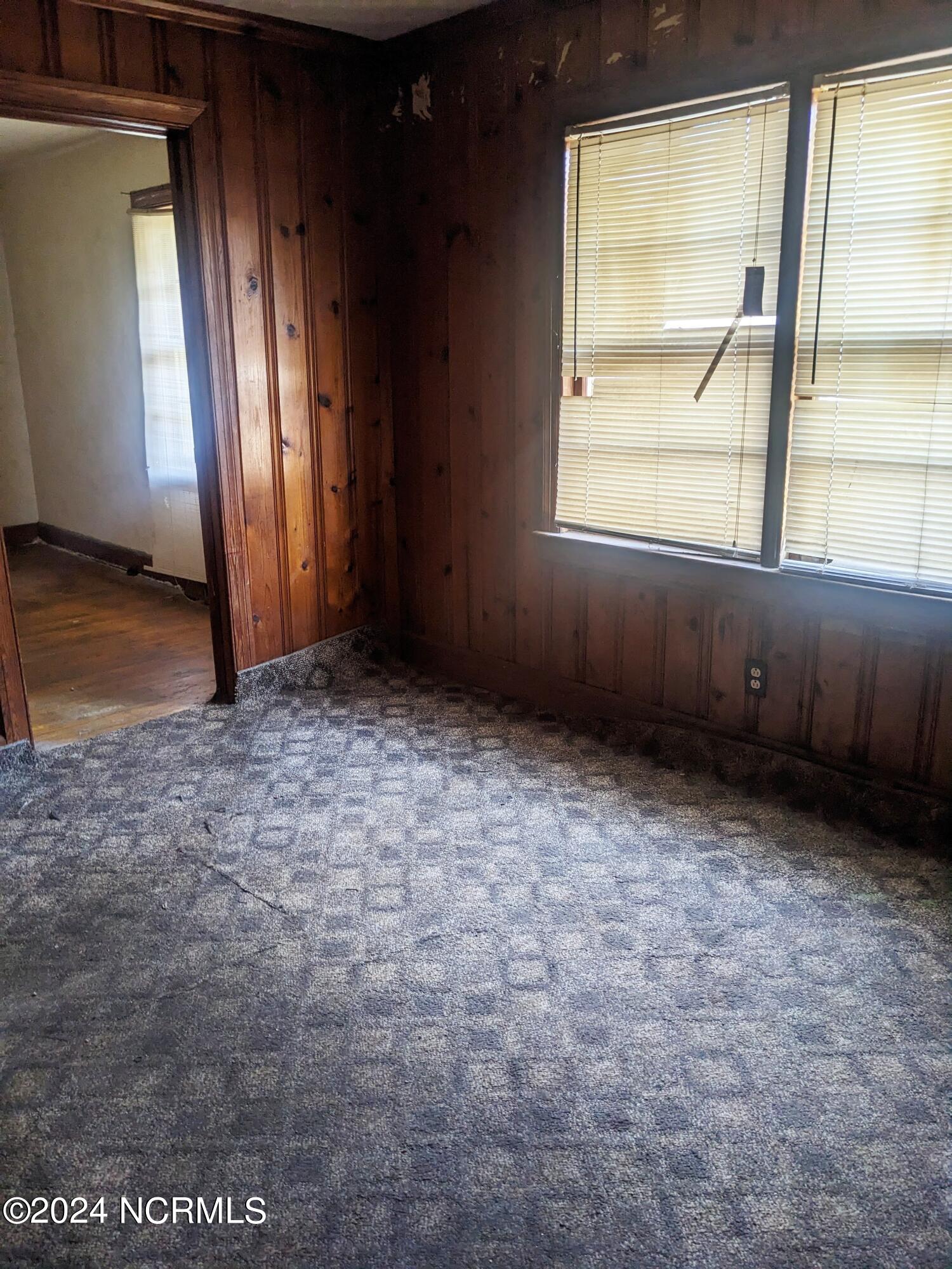 1203 Lincoln Street Property Photo 5