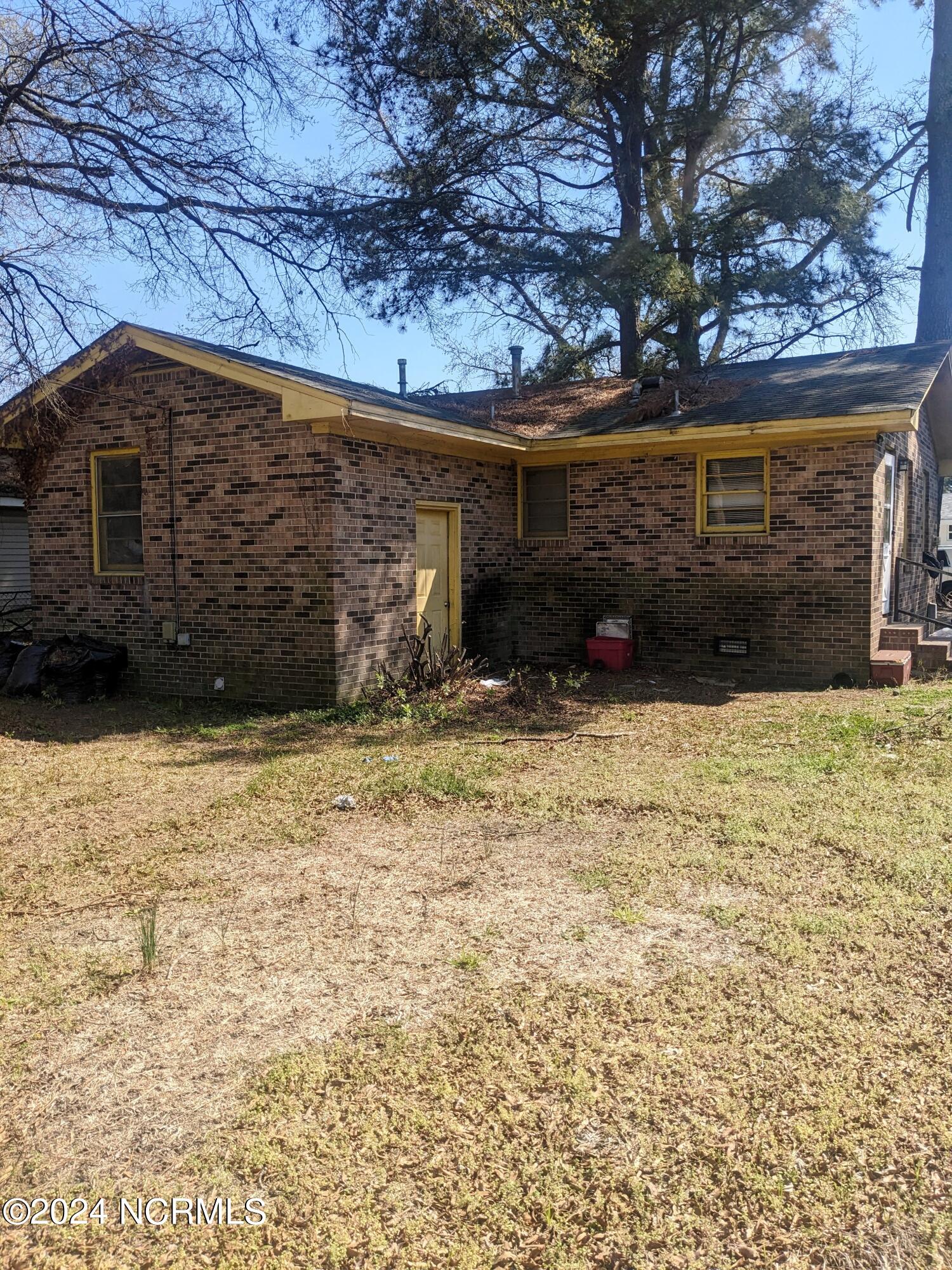 1203 Lincoln Street Property Photo 7