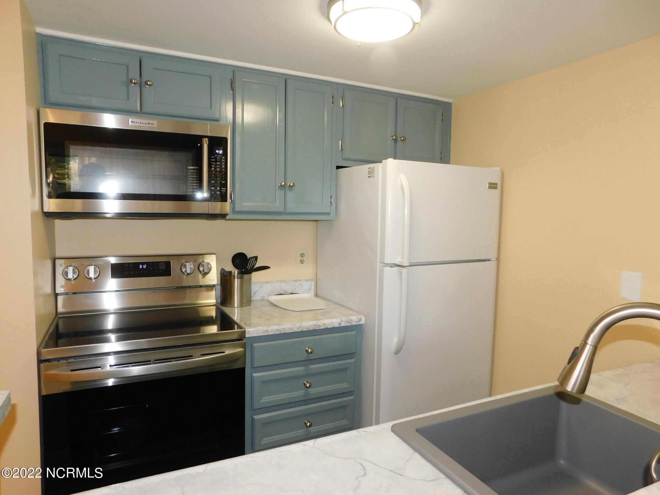 10 Pine Tree Road # 214 Property Photo 2