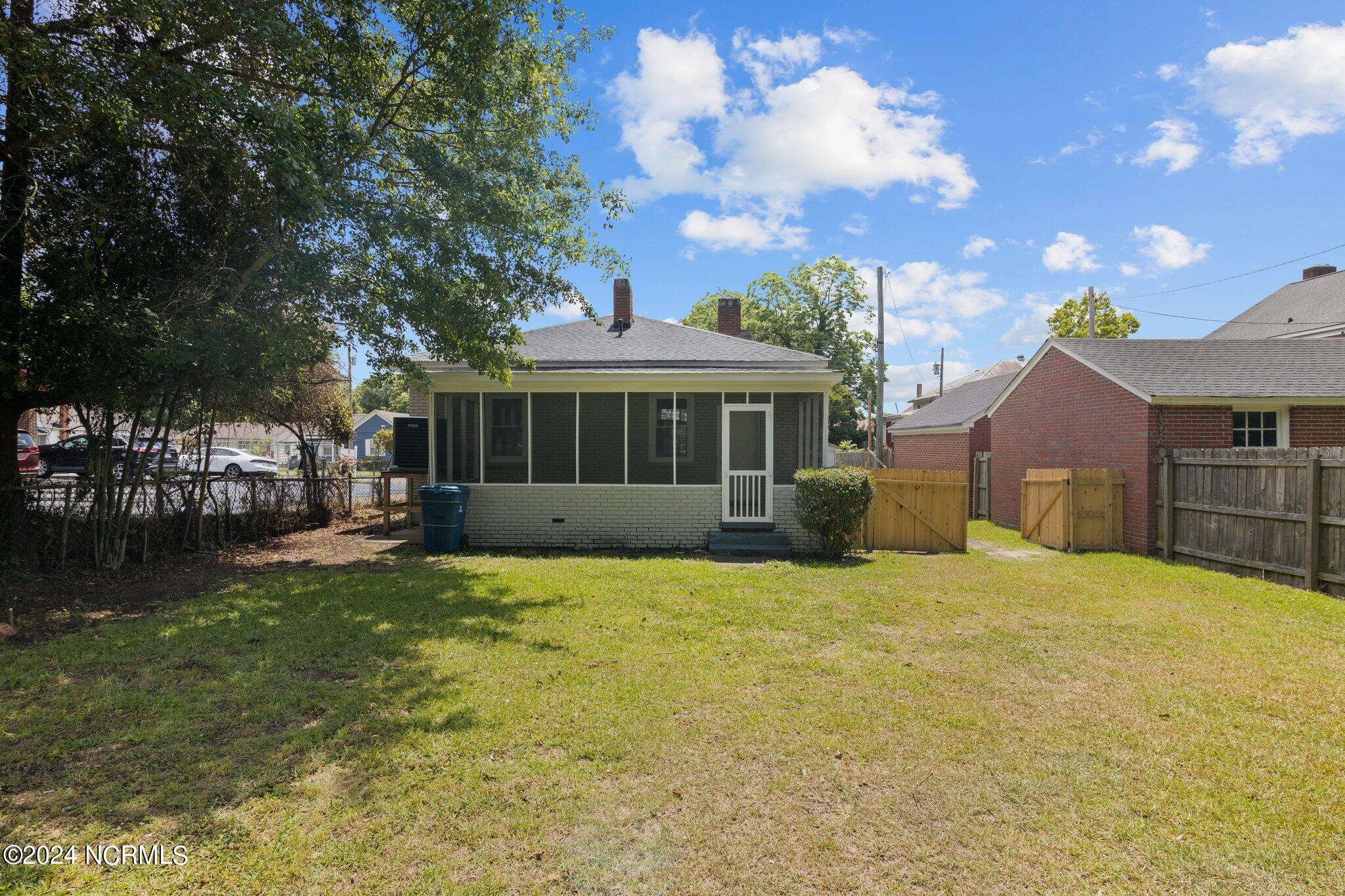 108 E 7th Street Property Photo 3