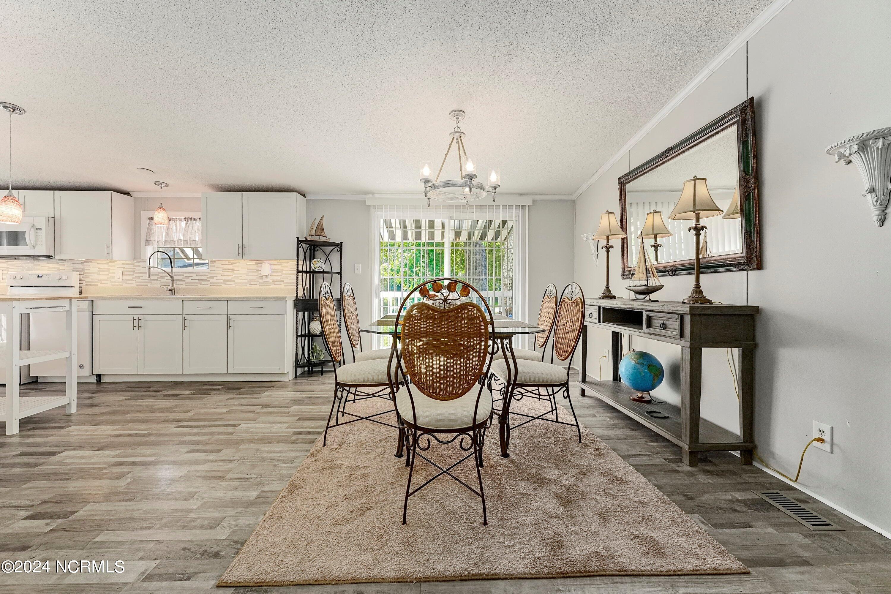 1100 Thrush Court Property Photo 7