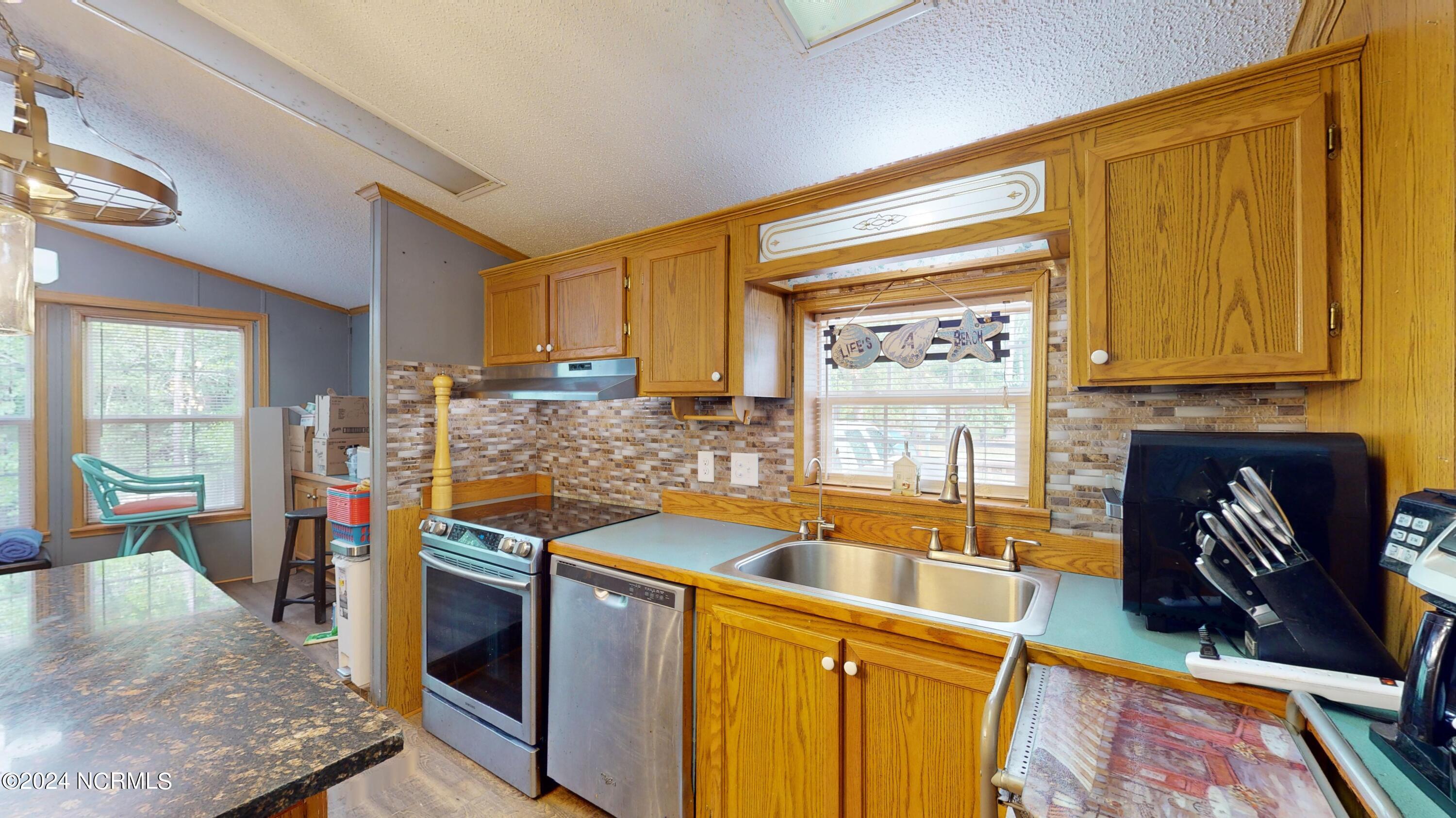 125 Pond View Circle Property Photo 6