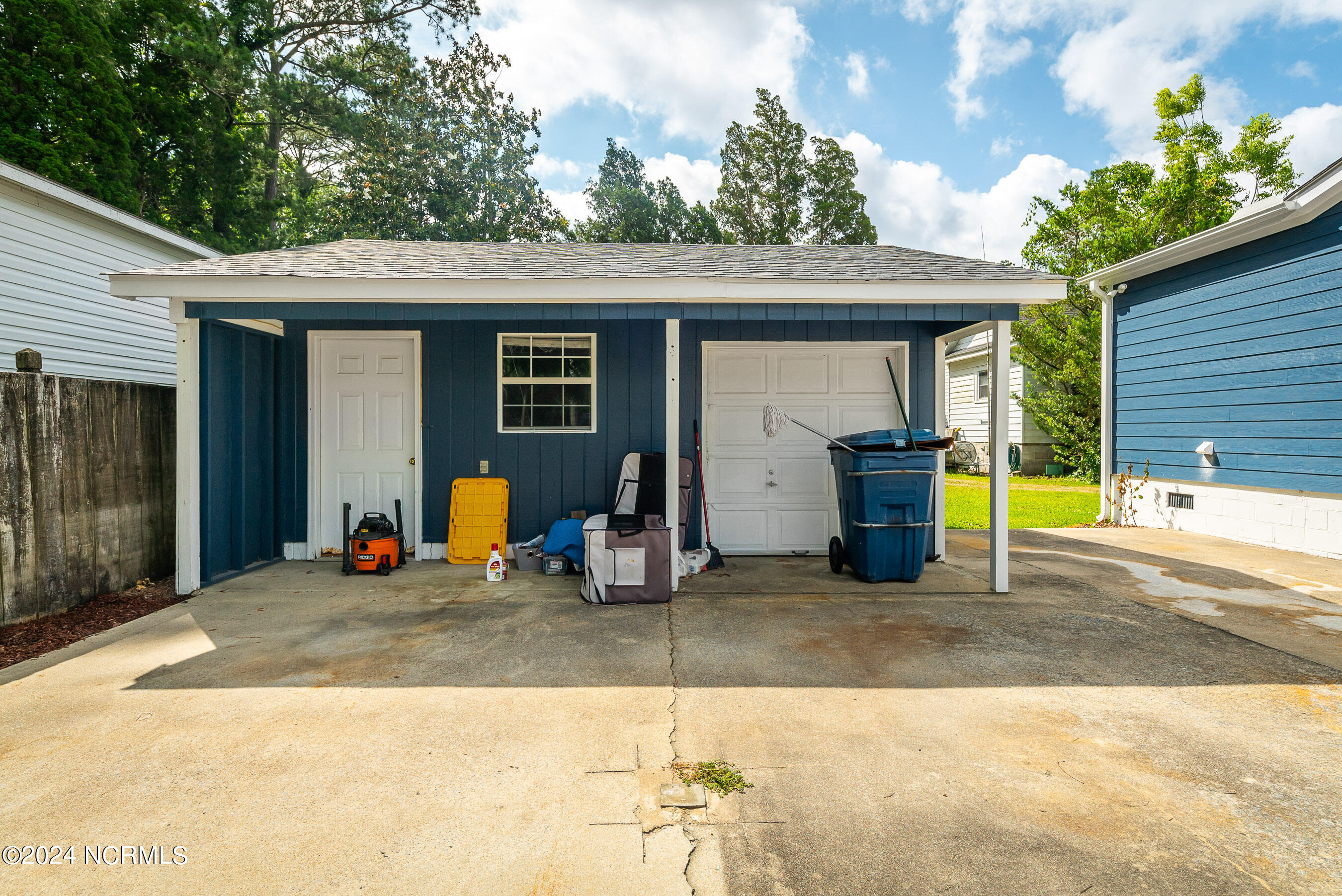 519 E Water Street Property Photo 11