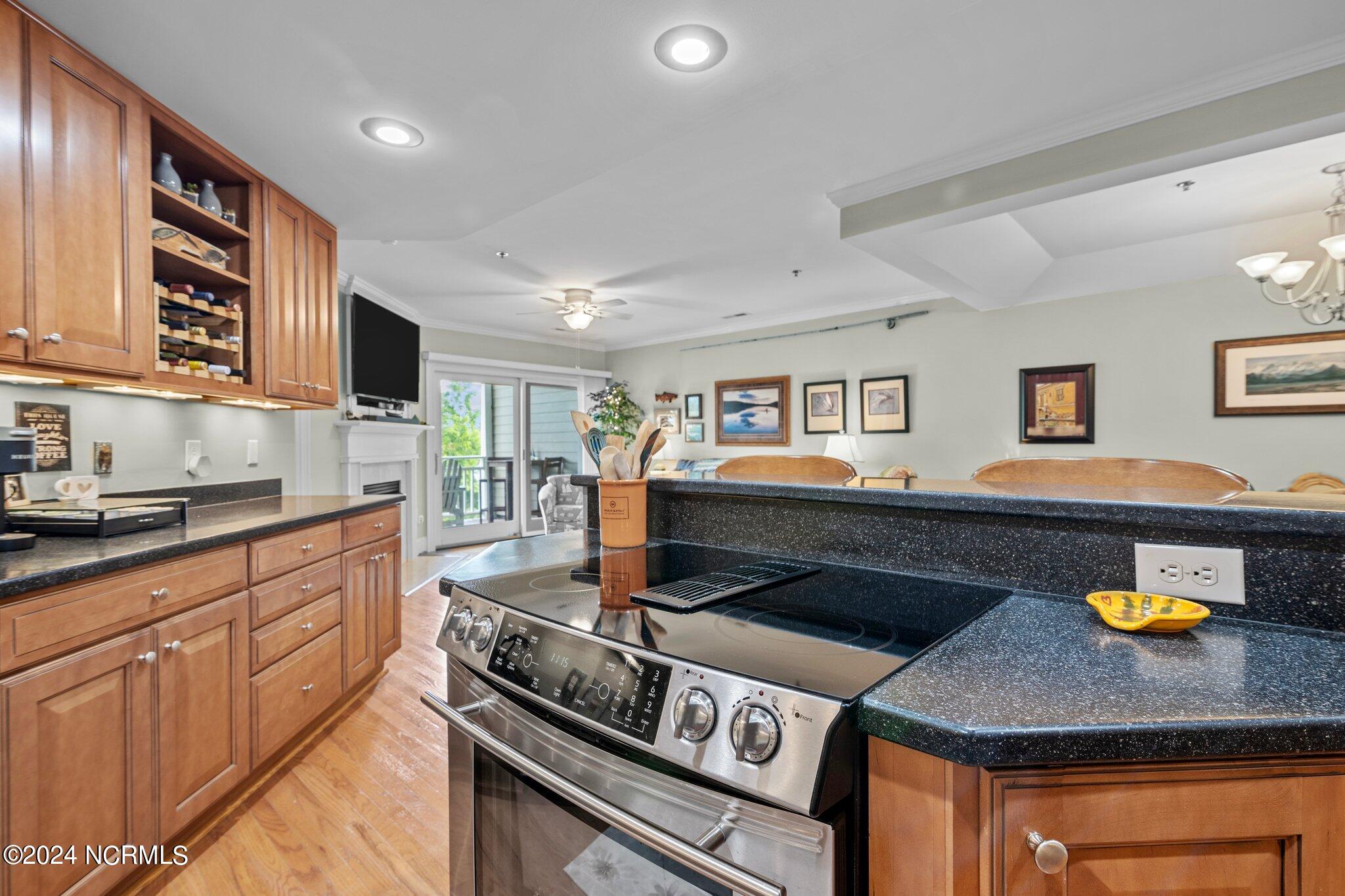 300 Midyette Street A8 Property Photo 8