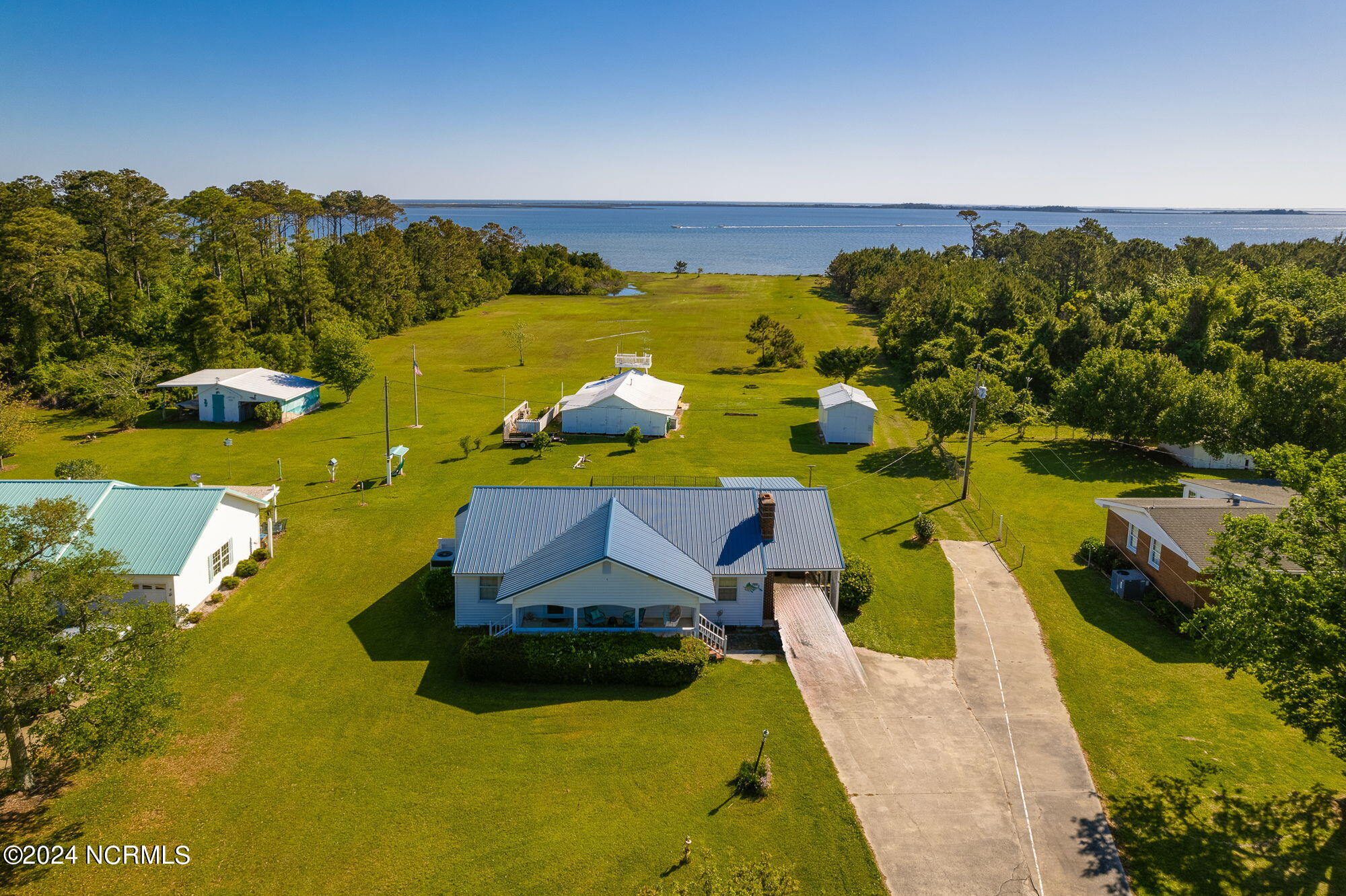 2604 Cedar Island Road Property Photo 2