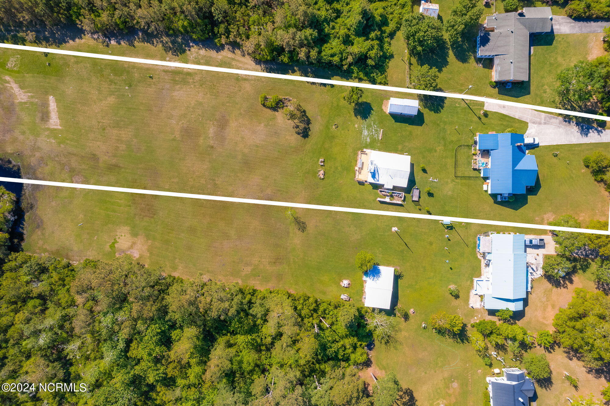 2604 Cedar Island Road Property Photo 5